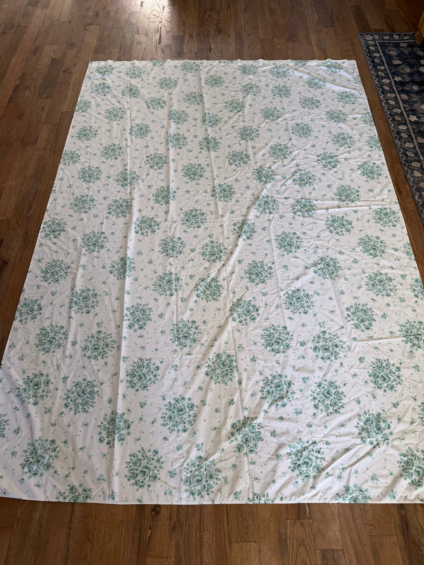 Full Floral Flat Sheet blue/green flowers