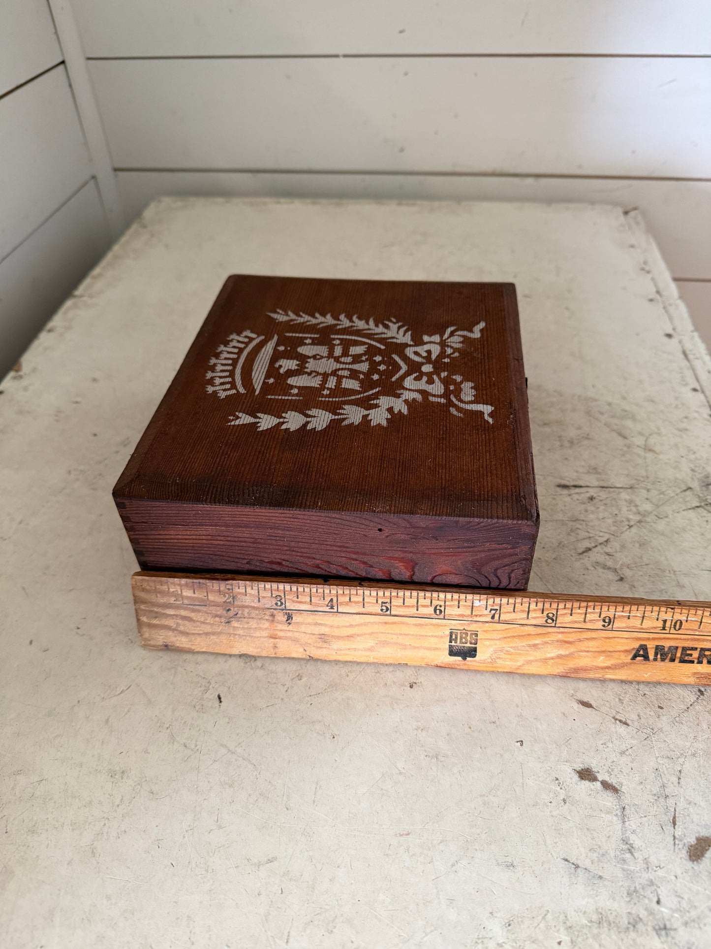 1940’s Cedar Cigar Box With Finger joints and French Grain Sack Label