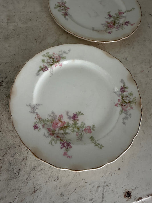 Set of plates will get turned into a tiered tray