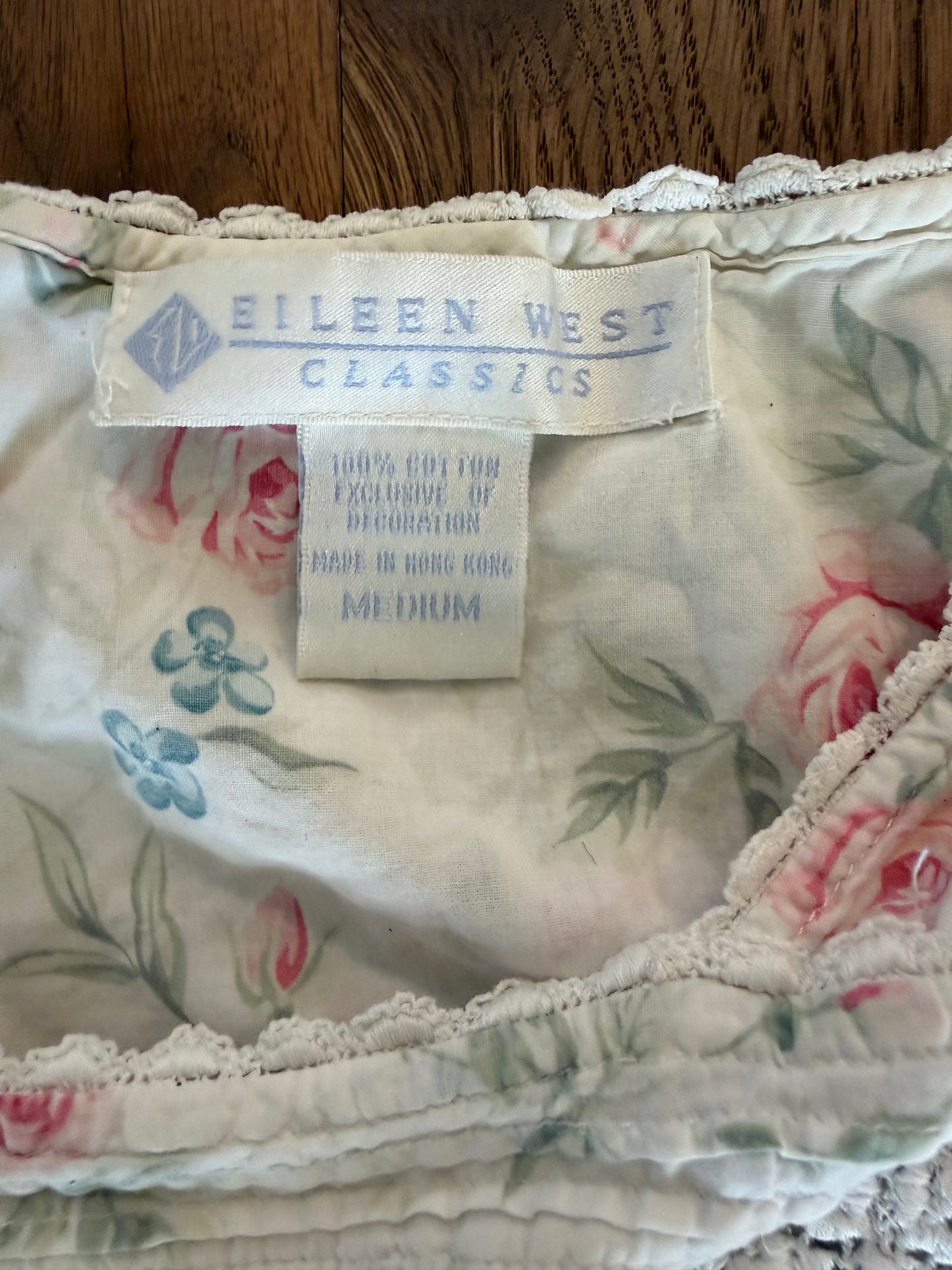 Eileen West floral maxi nightgown featuring a delicate pink and white floral pattern - Medium