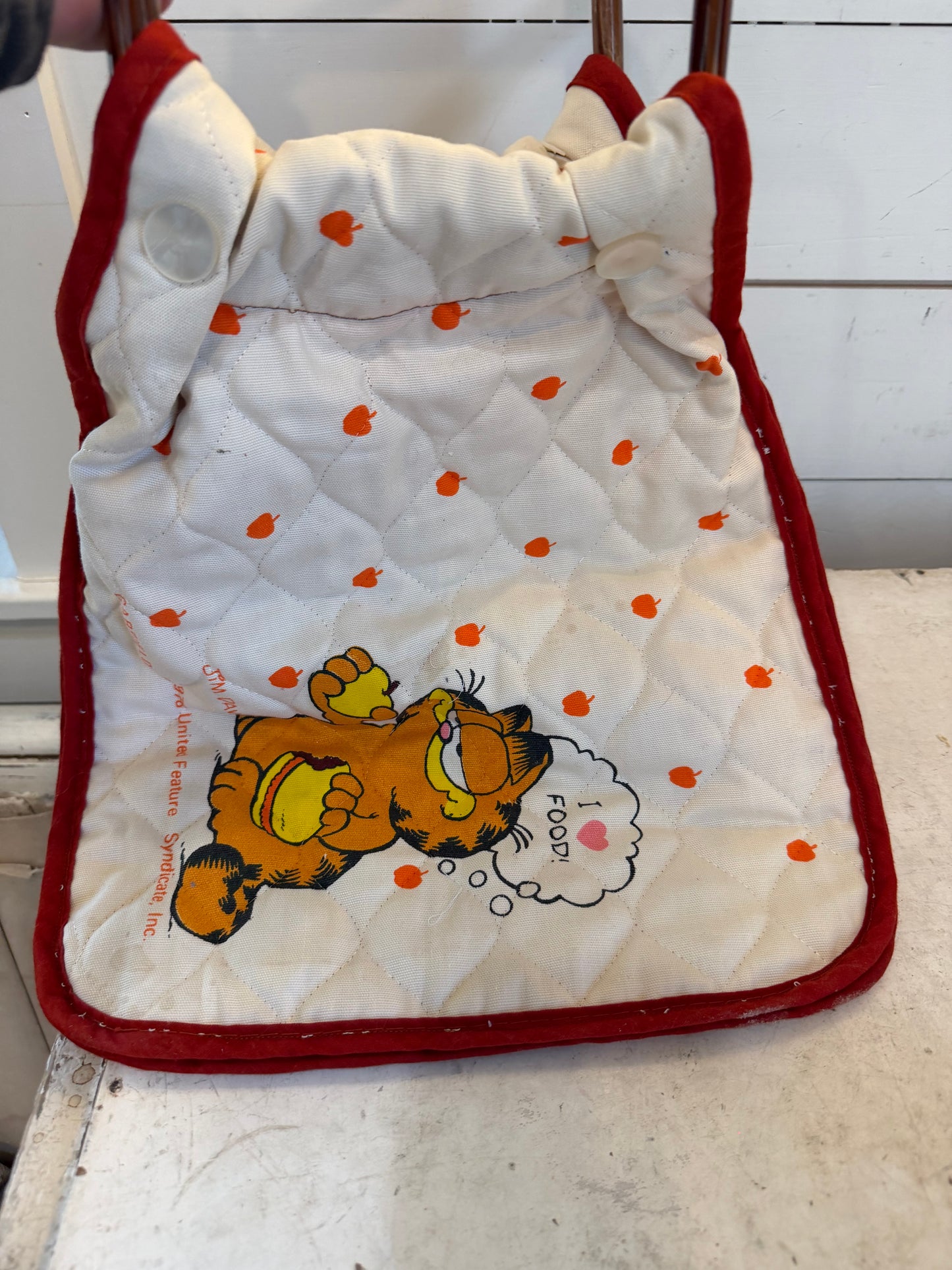 1978 Garfield the Cat fabric placemat bag with Bakelite handles