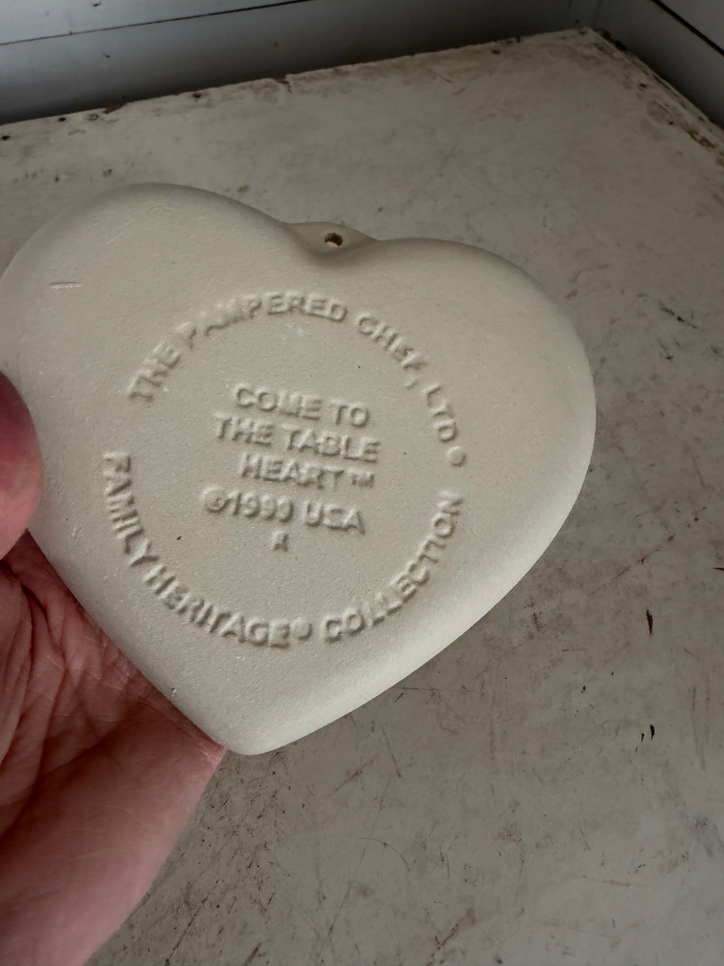Pampered Chef family heritage stoneware 1999 Come To The Table Heart Cookie Mold New In Box