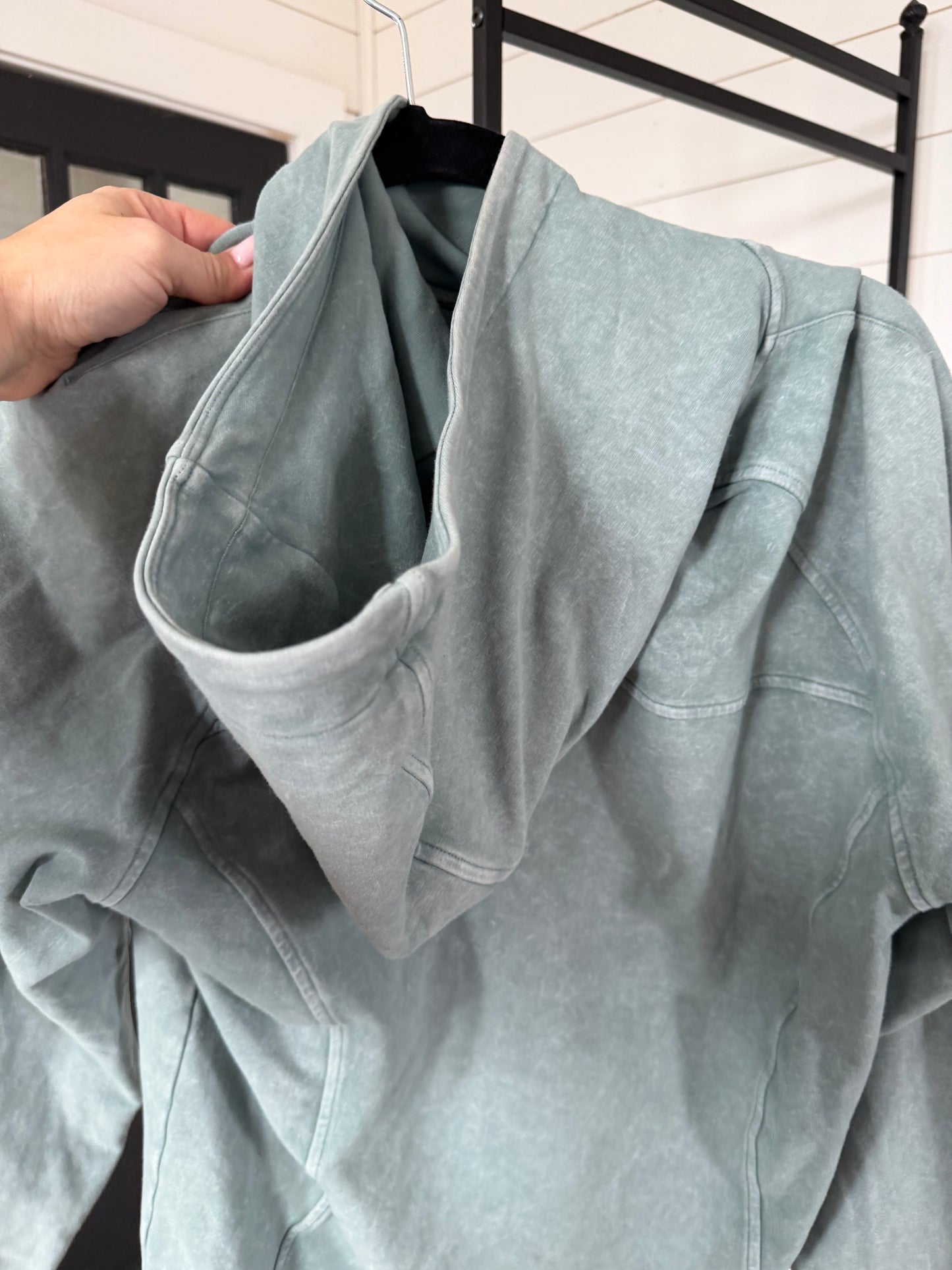 Lululemon Scuba Pullover Washed Blue Charcoal size 6