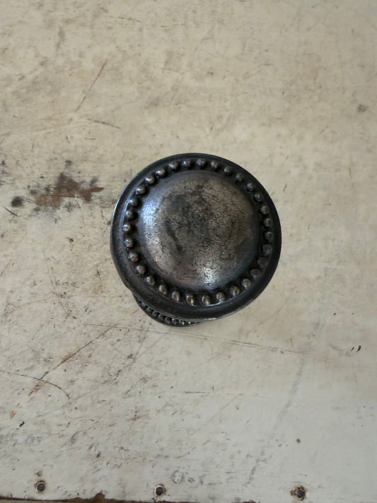 Oversized metal knob hook