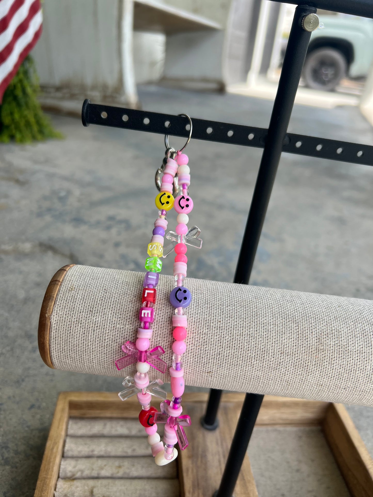 Smile bow beaded keychain