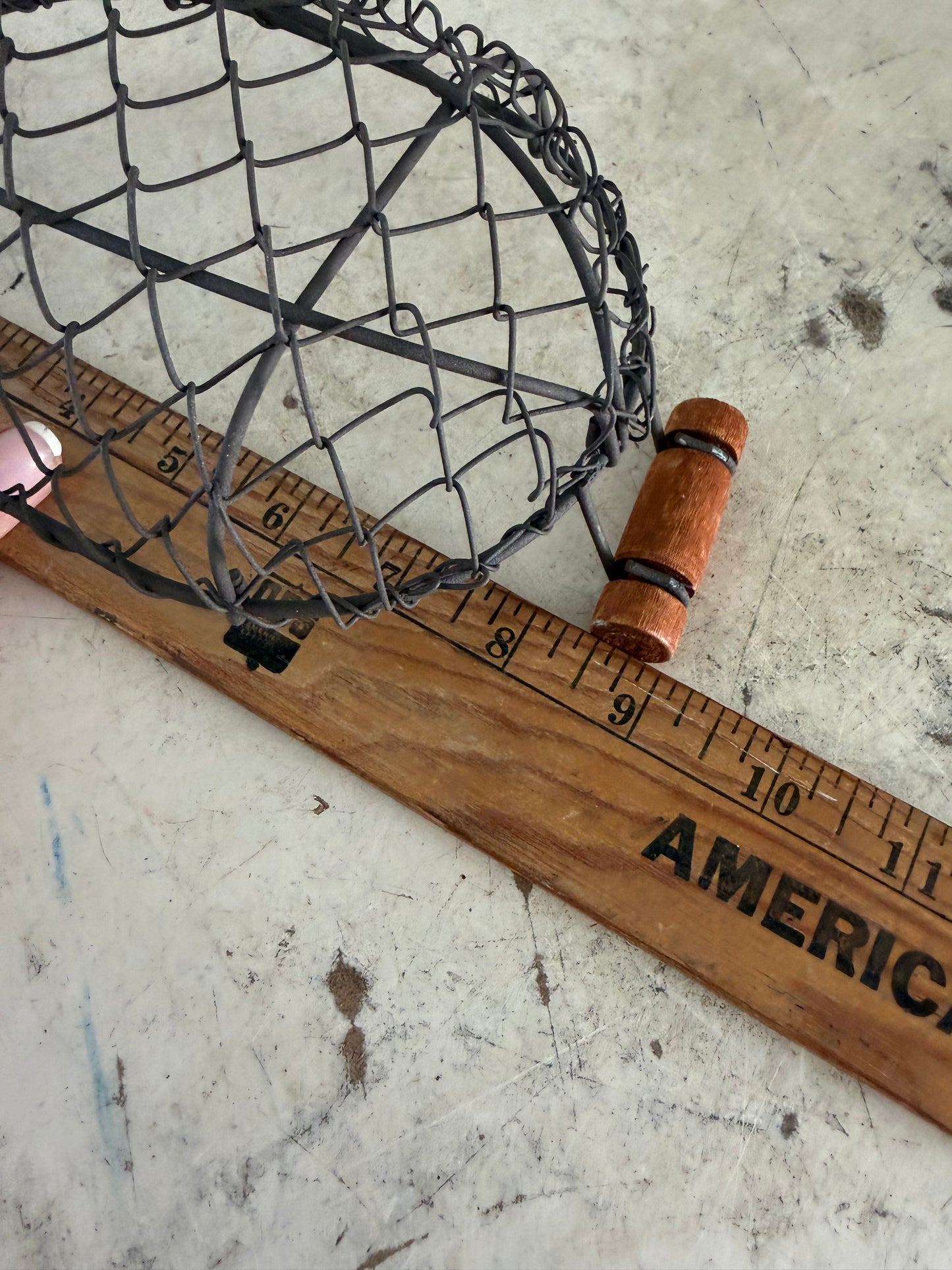 Mini wire egg basket