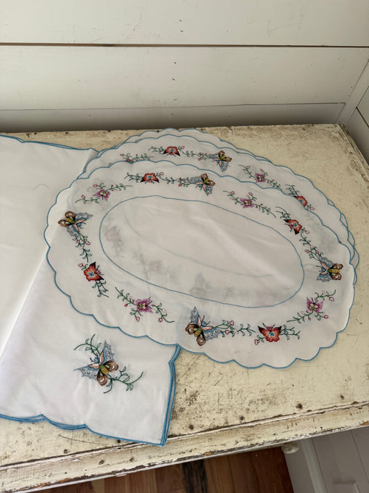 Embroidered Place Mat Set