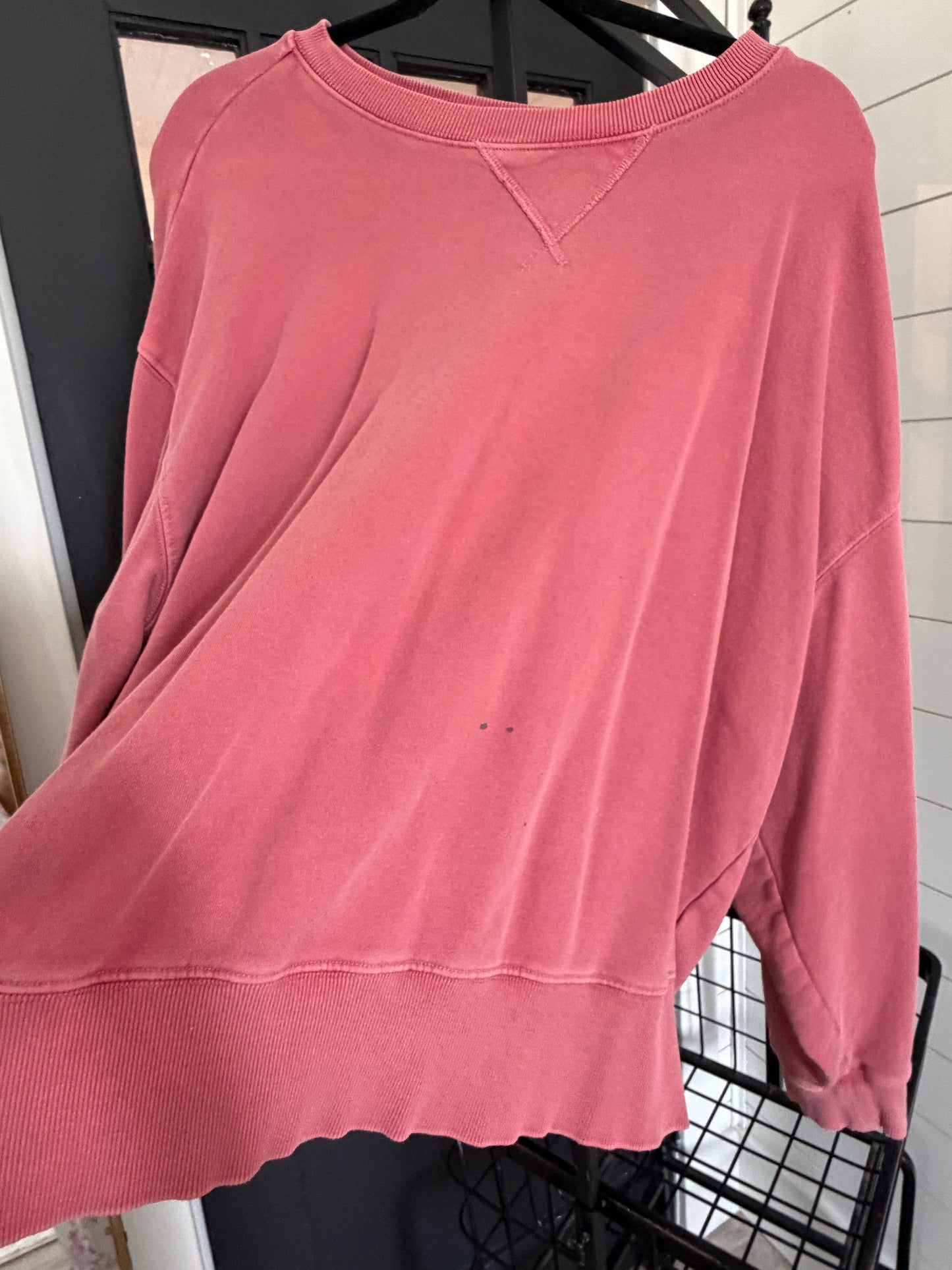 Mauve Crewneck Pullover | Downeast X Large - broken in with paint on it