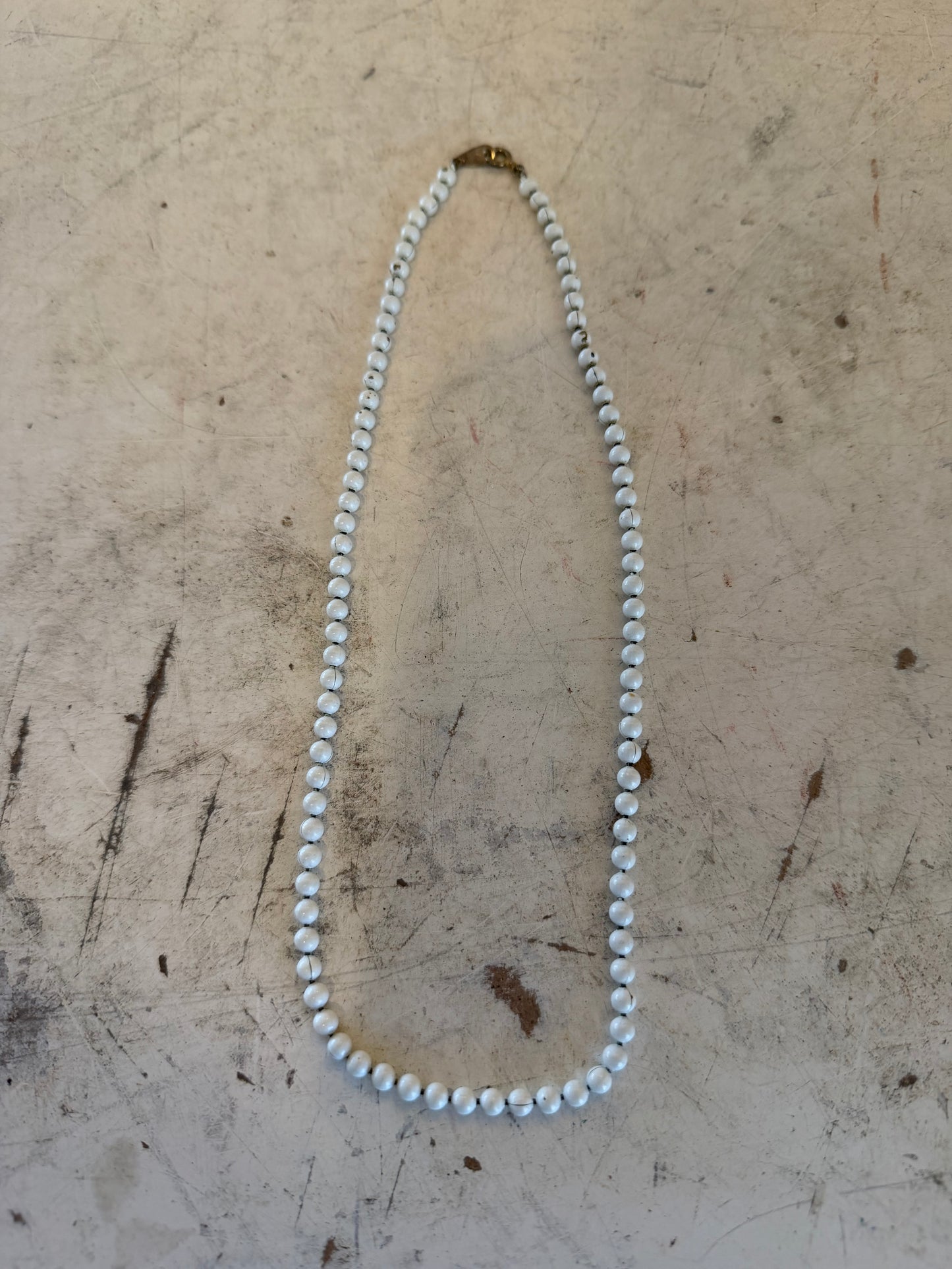 White Metal bead Necklage