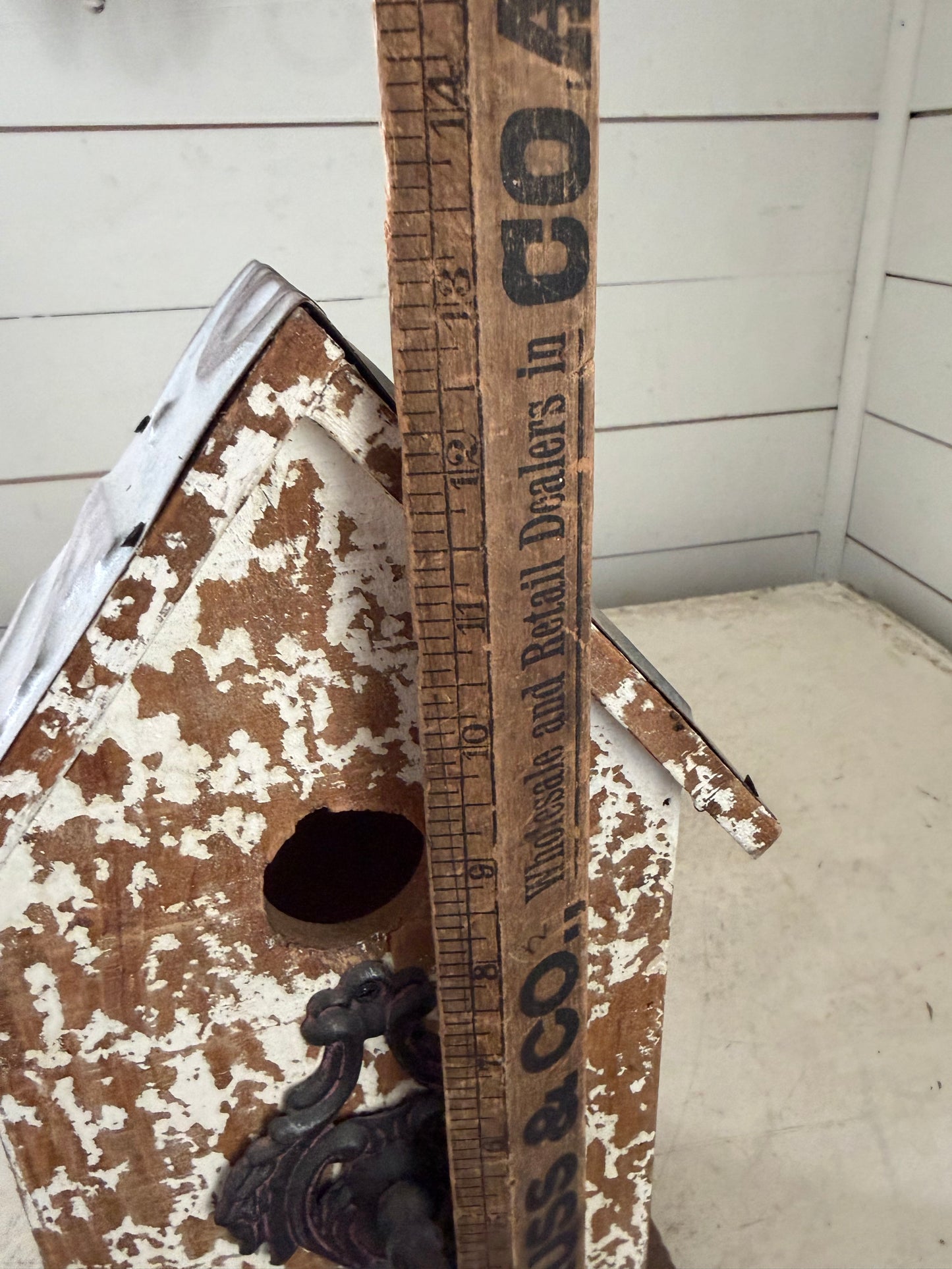 Chippy Birdhouse with license plate roof