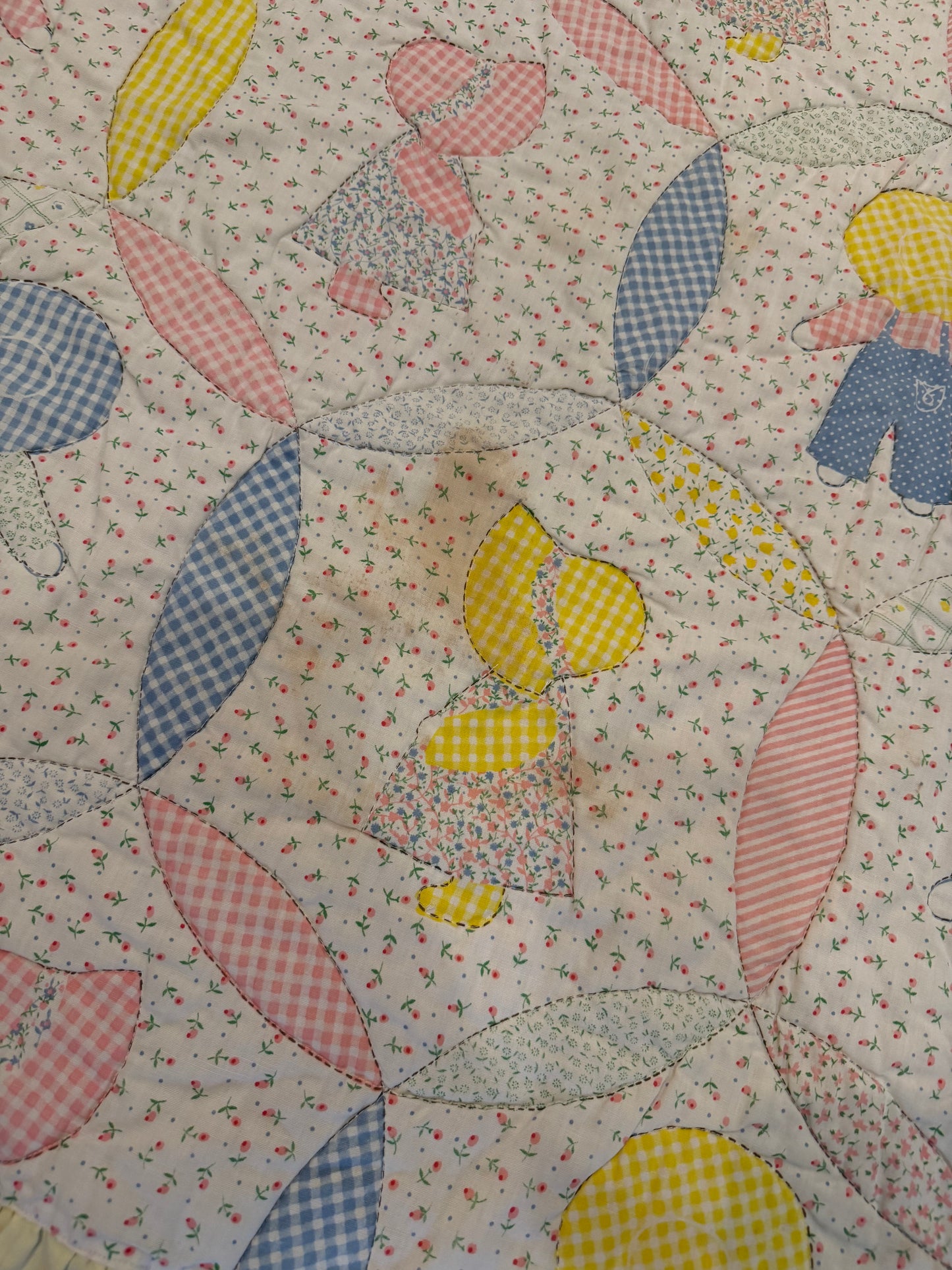Sunbonnet Sue quilt - toddler bed size - light stain, staining as shown