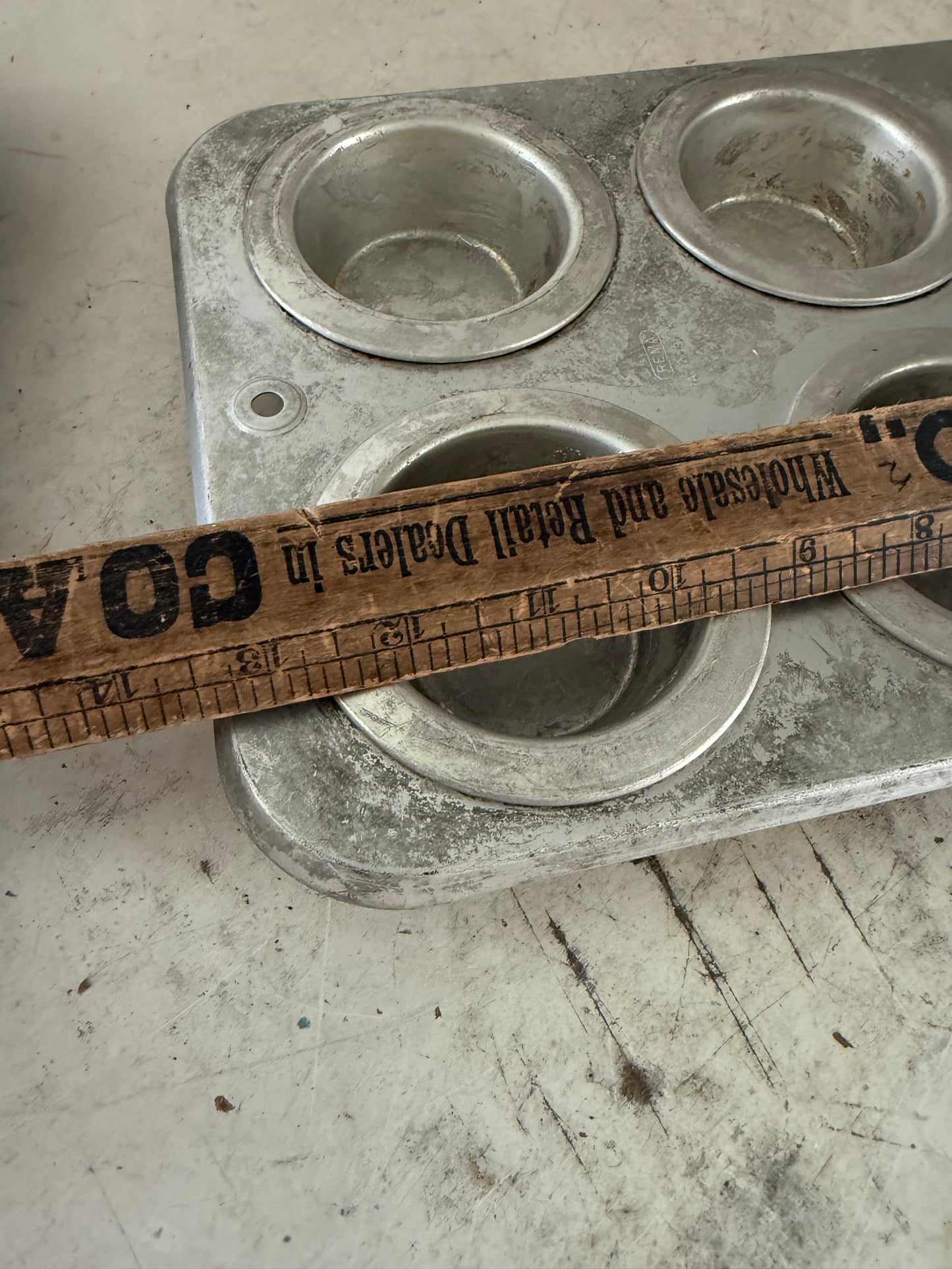 Vintage REMA Double Wall Insulated Air Bake 6-Muffin Tin Patent #4595120