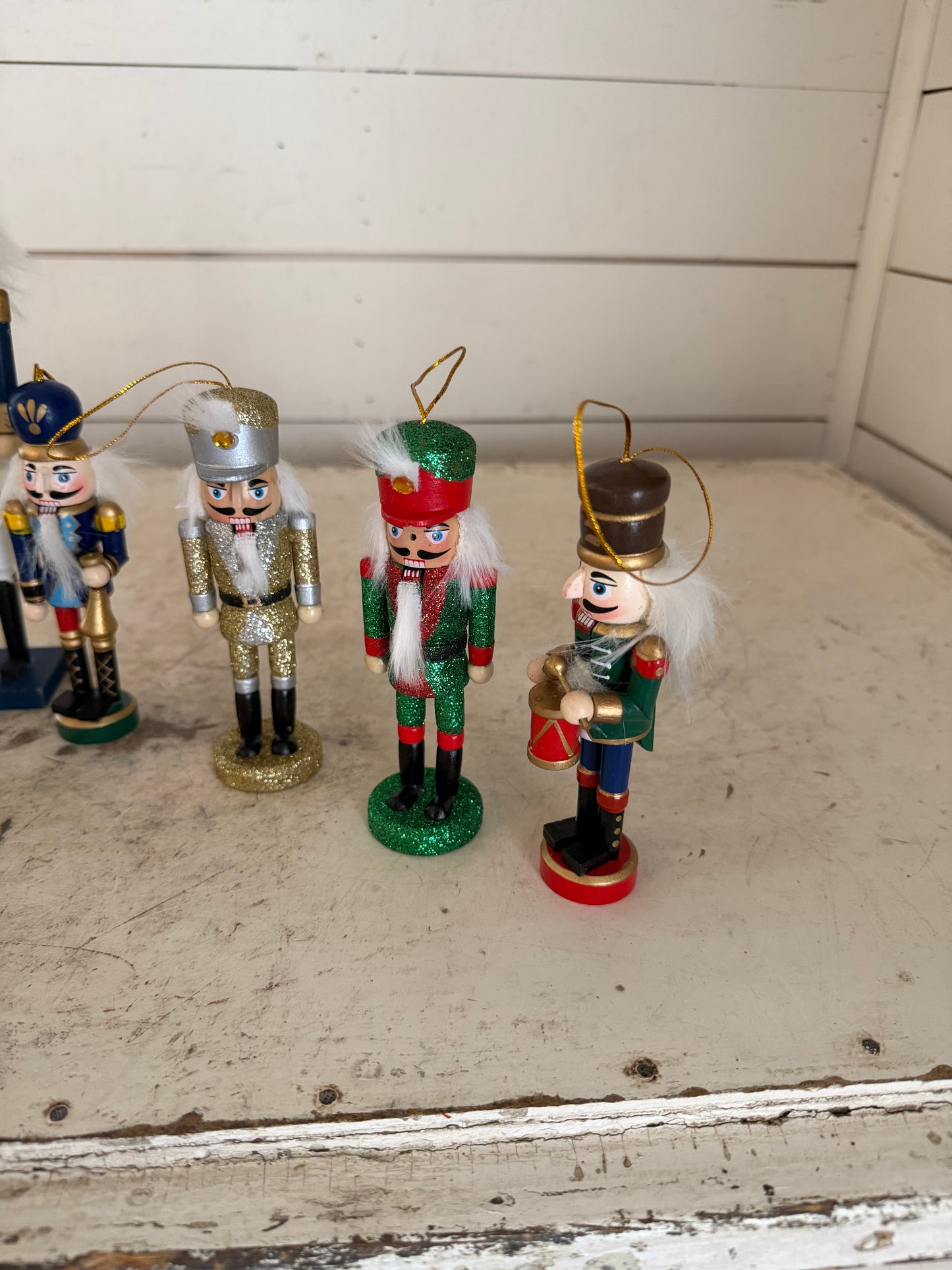 Set of nutcrackers as found one missing hand