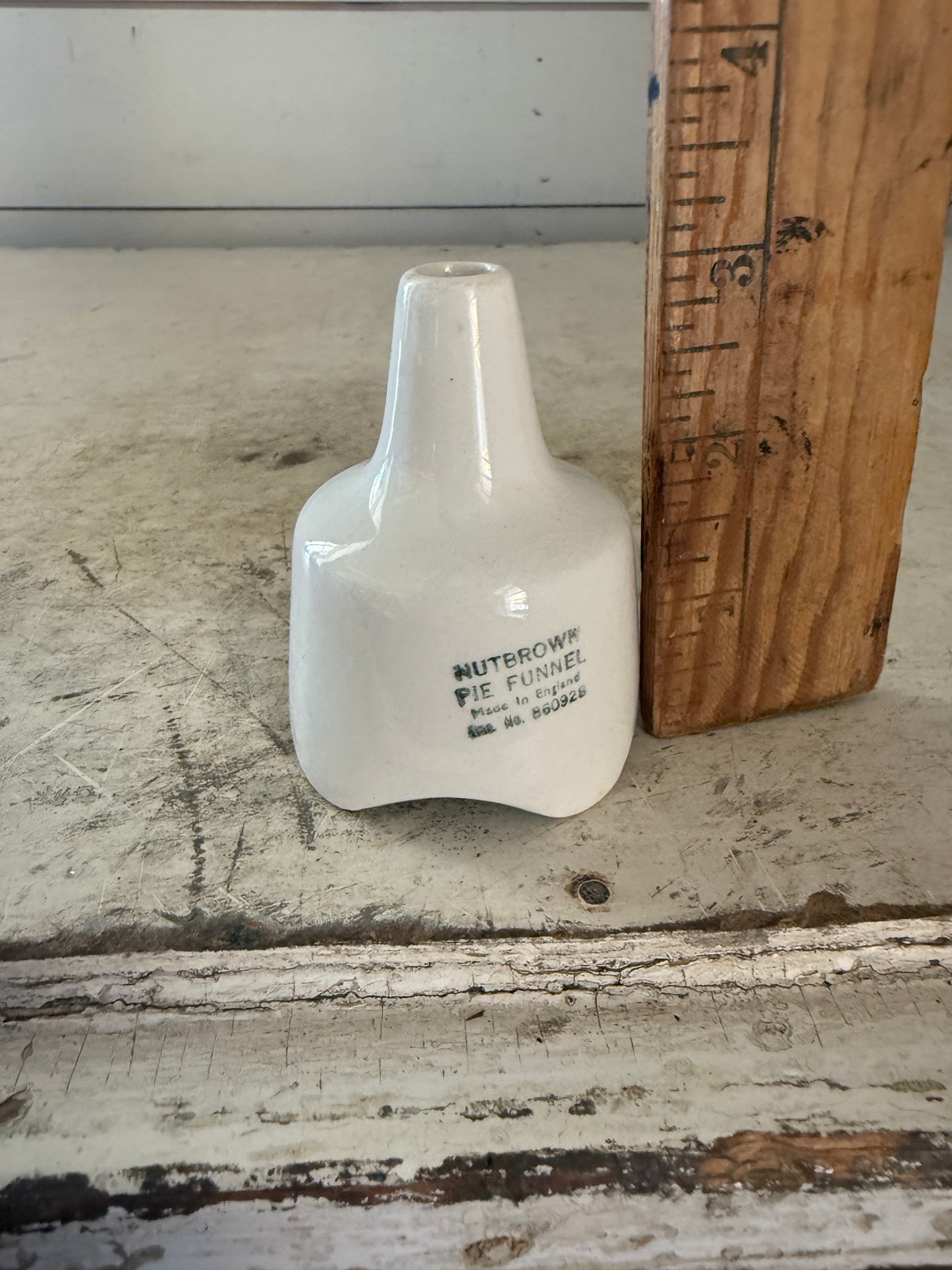 The Old Vintage Nutbrown Pie Vent Pie Funnel Solid White Funnel - Made in England