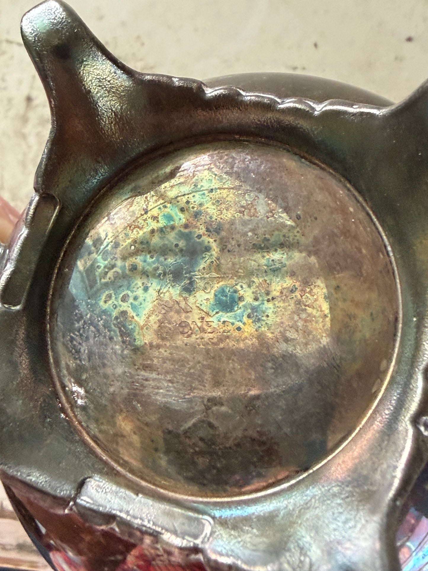 vintage Oneida silver-plated sugar bowl