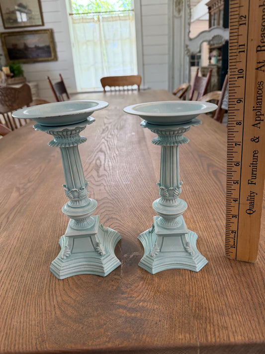Column Candlesticks blue with white dry brush