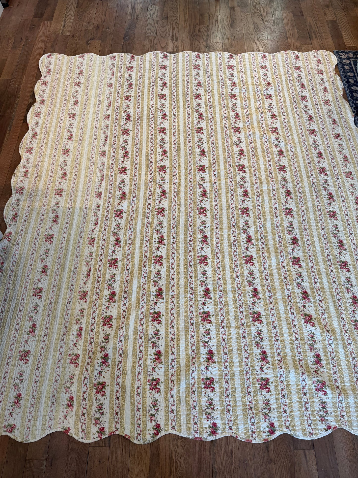 Queen Floral Quilted Bedspread