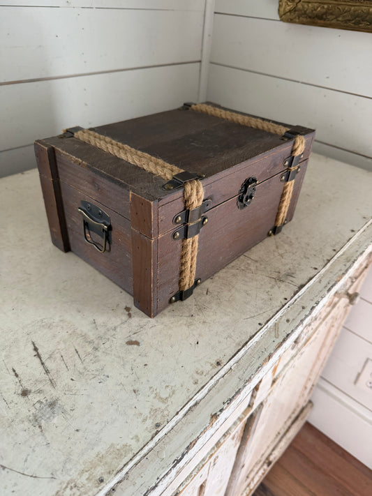 Small Hinged Box with Rope Binding - Will Get Makeover