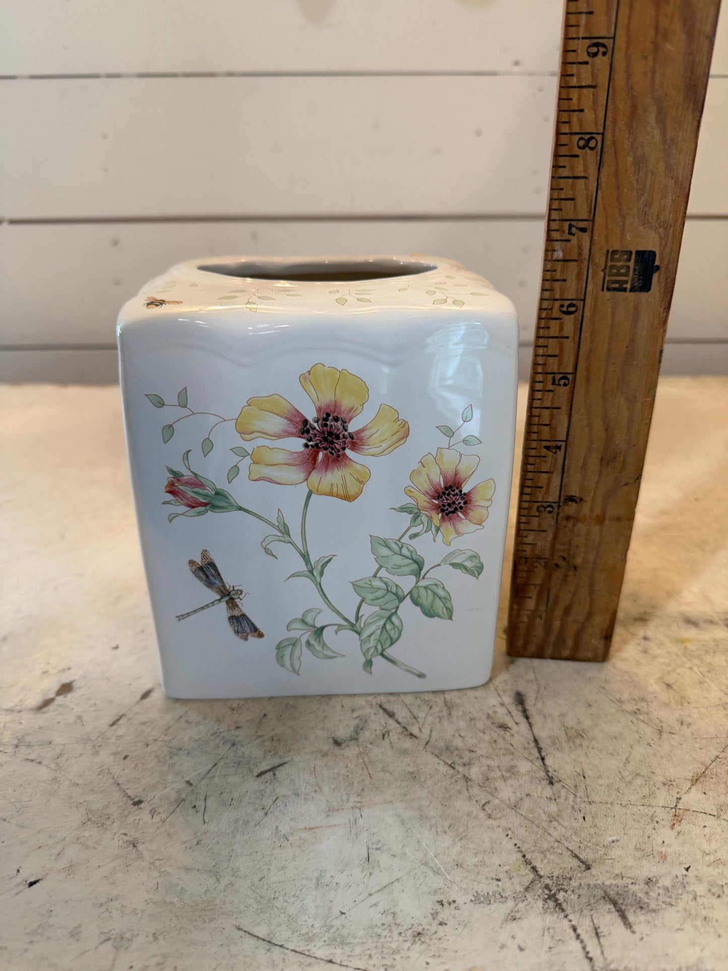 Lenox Butterfly Meadow Tissue Holder