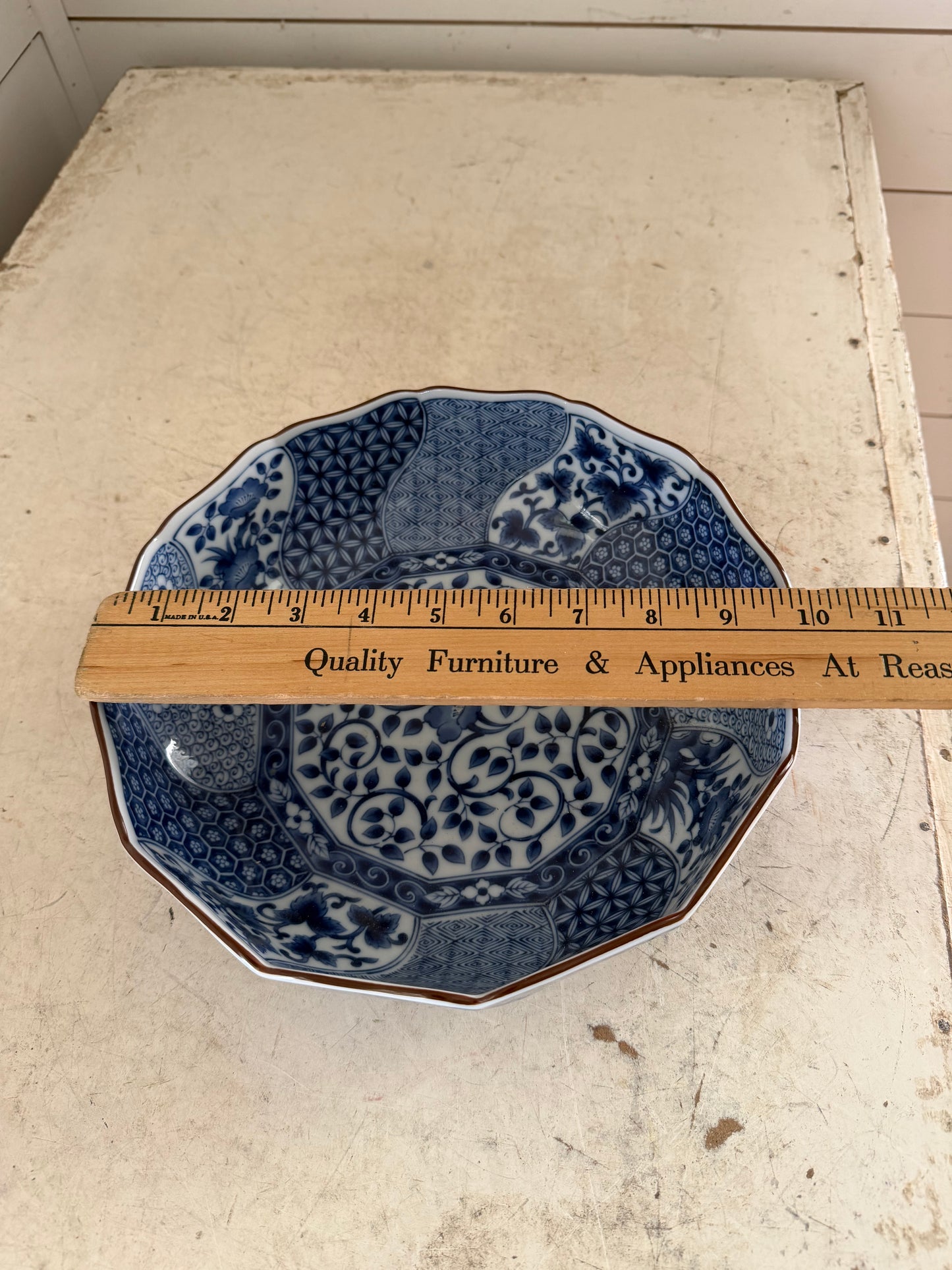 Minoyaki Nejiri Shouzui serving bowl, Indigo Blue