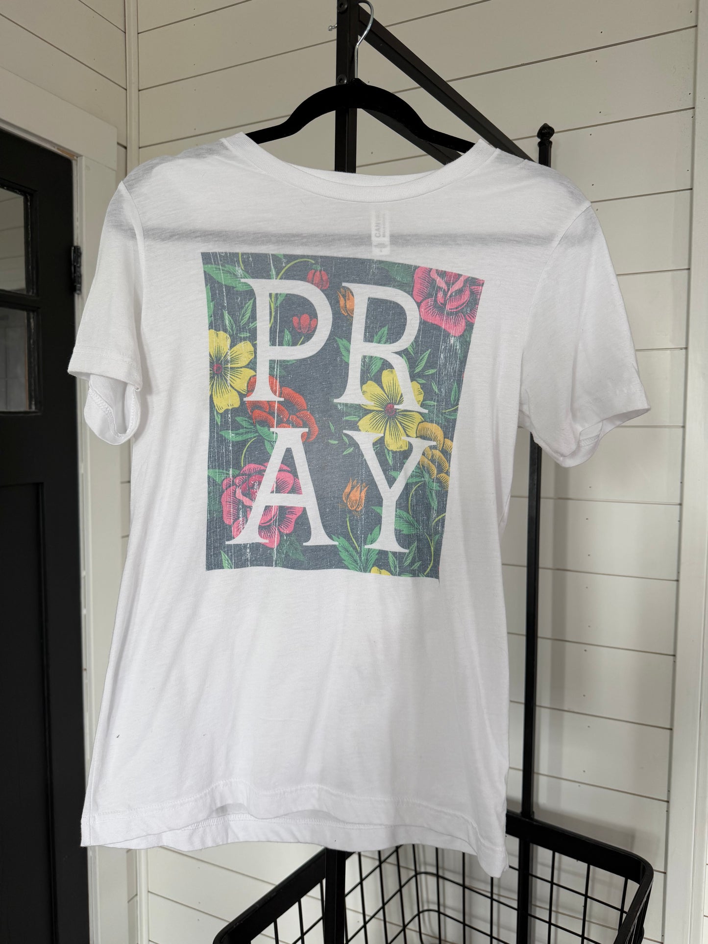 Pray Graphic Tee sz small
