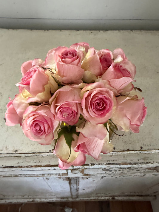 Roses and glass vase glass vase will get painted