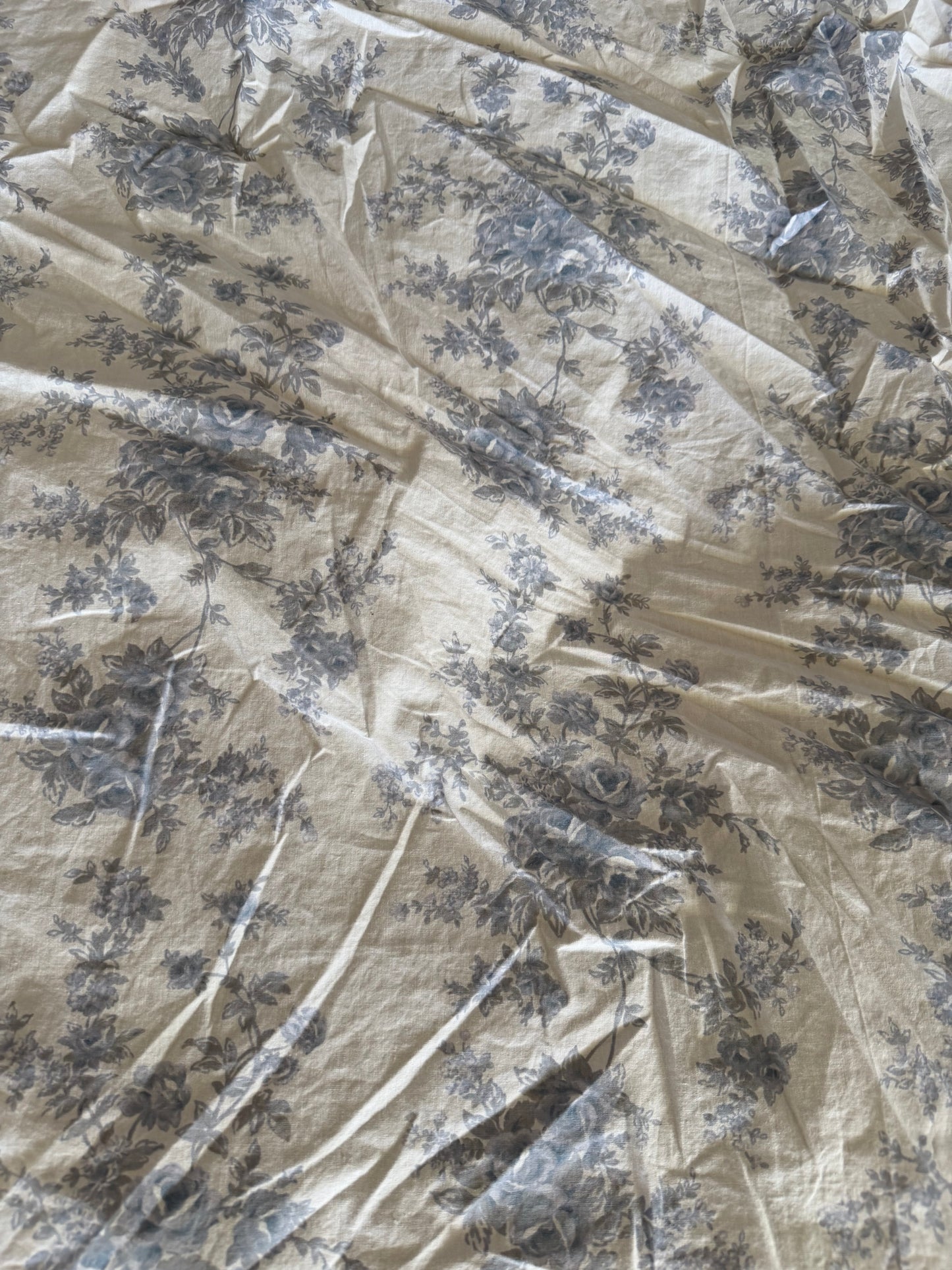 The Farmhouse Rachel Ashwell Shabby Chic Blue Flora King Size Flat Sheet - new freshly washed