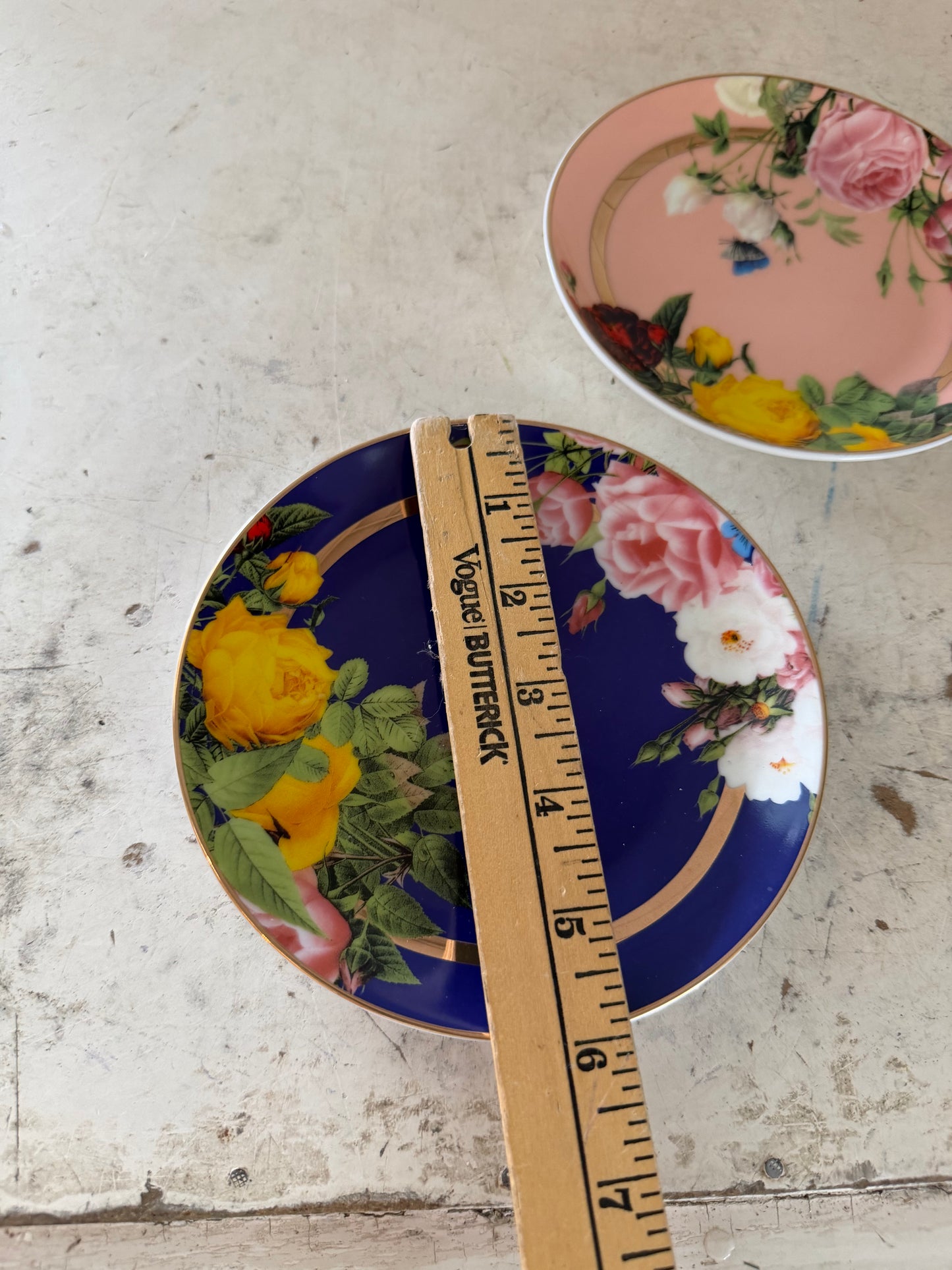 Seven Sisters Floral Plate sold individually