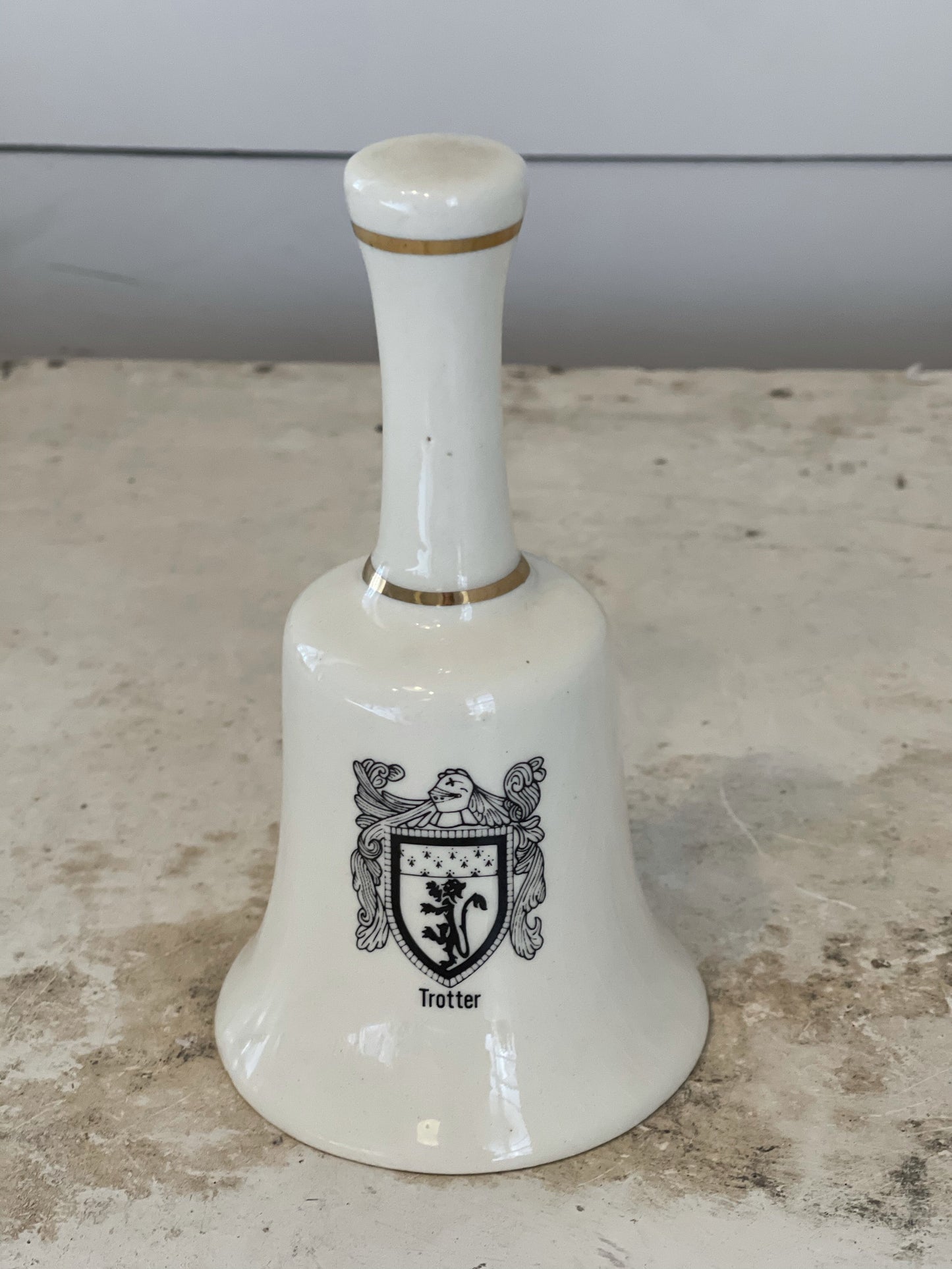 Trotter Crest Bell