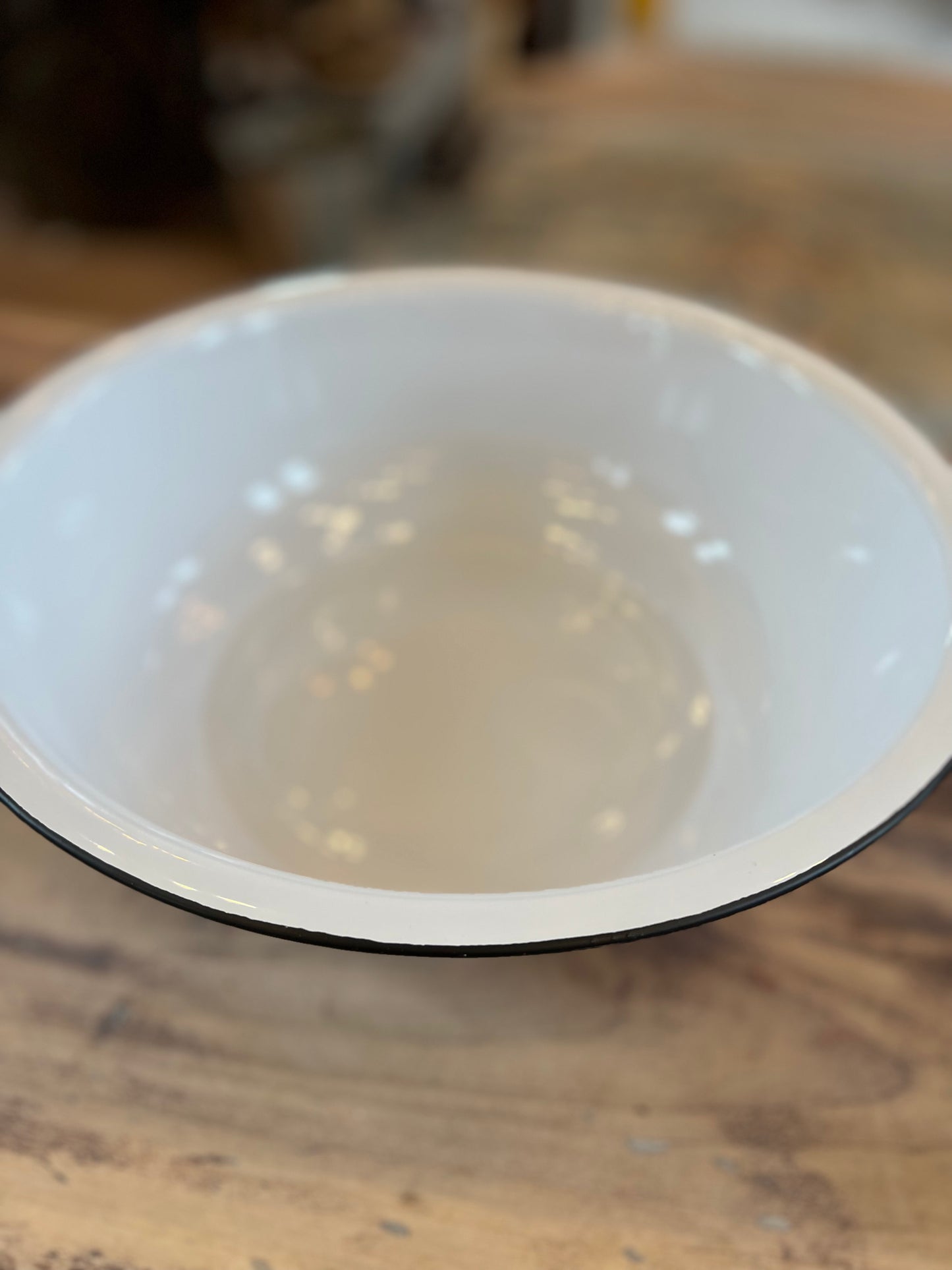 Large Enamel Wash Basin