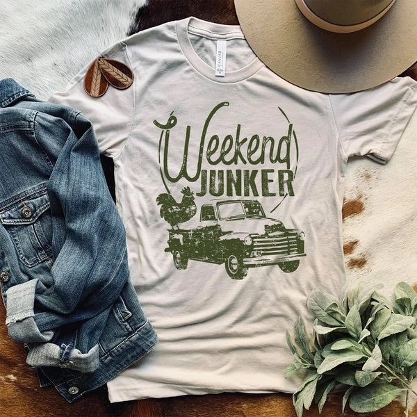 Weekend Junker Graphic Tee