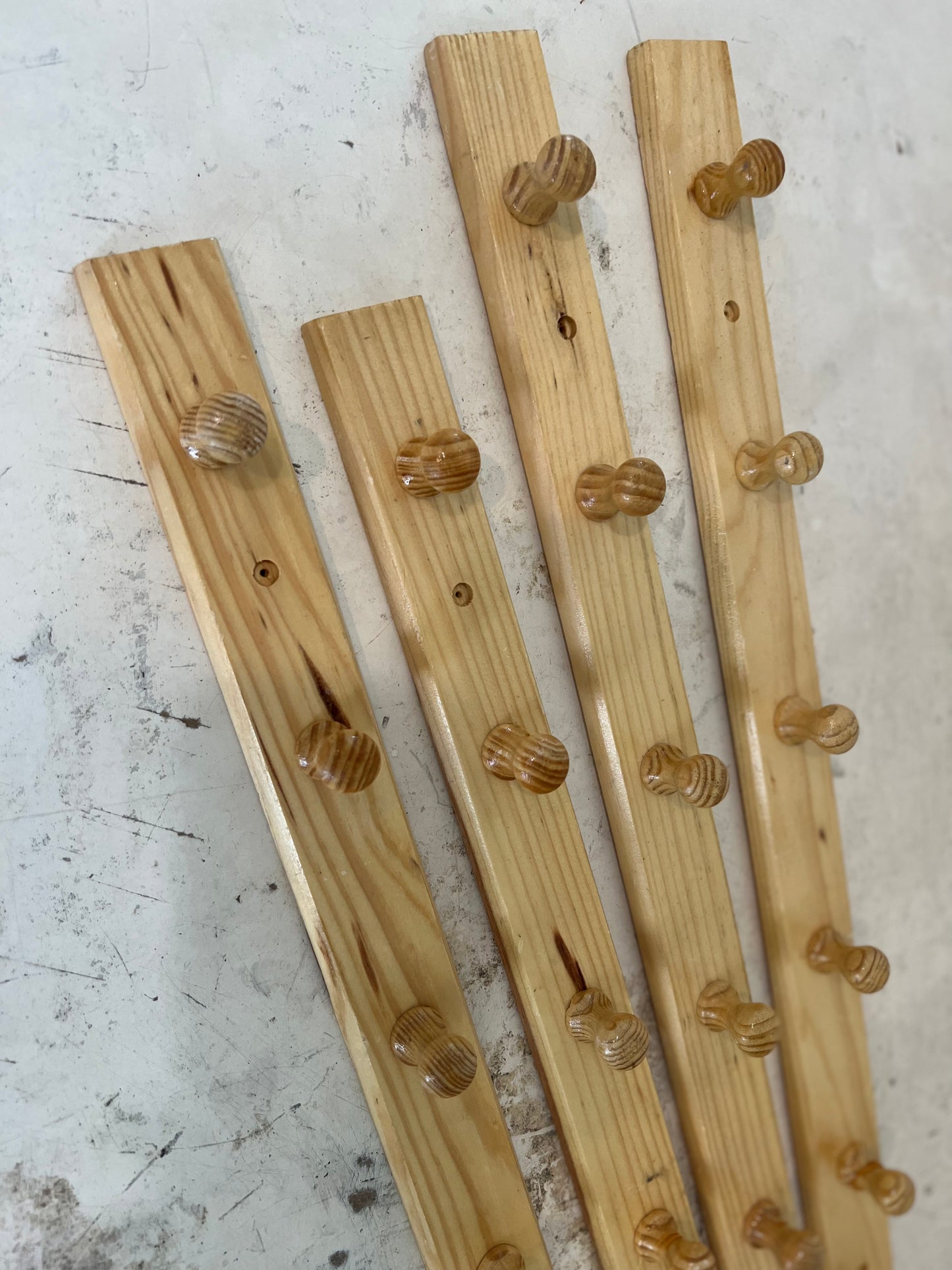 Wooden Peg Rack - Solid wood 6 pegs