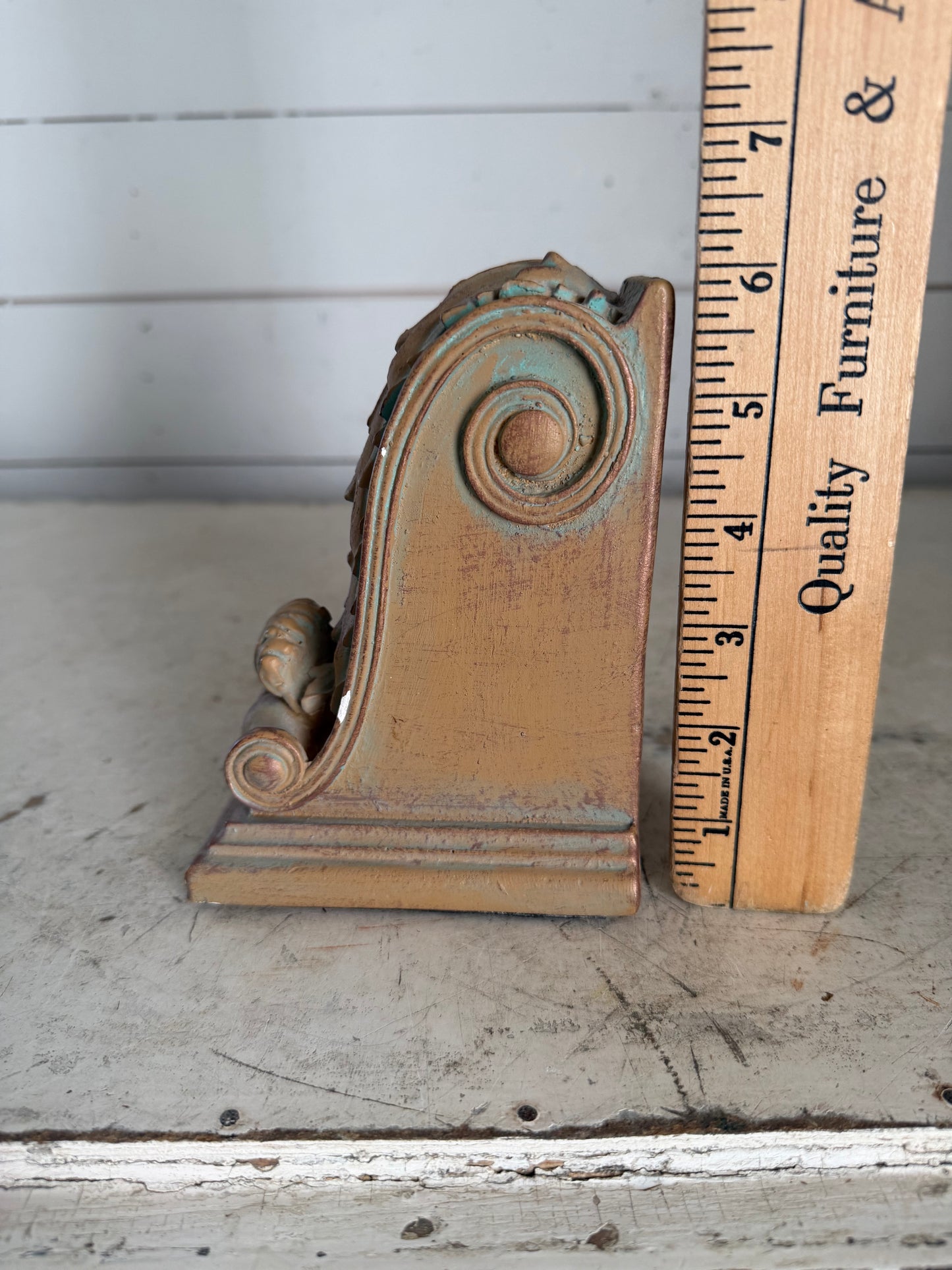 Single Resin Corbel - Will Get Makeover