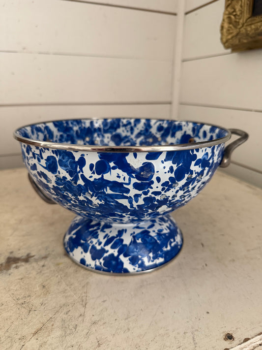 Blue and white Splatterware colander will get handle fixed