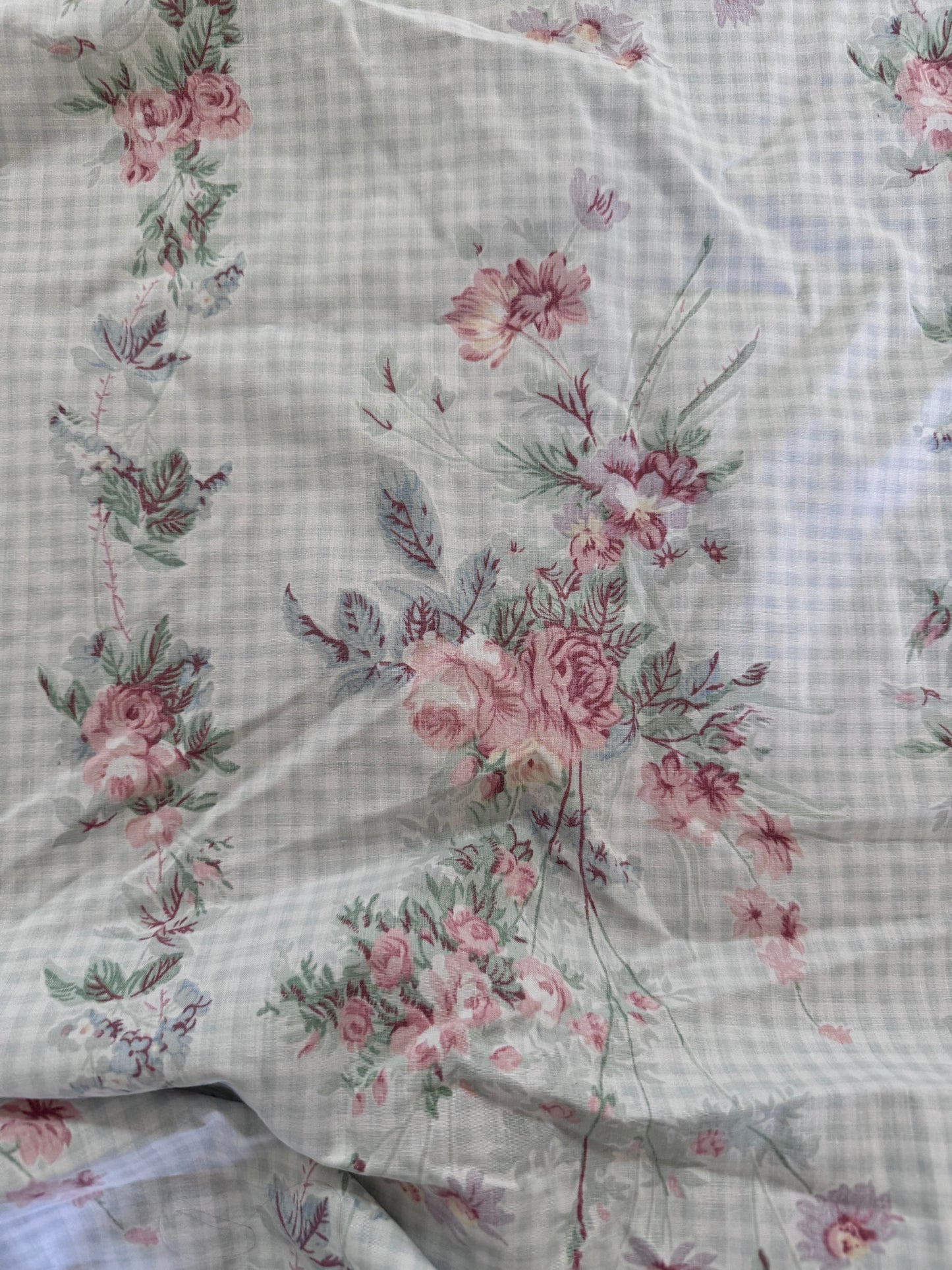 Full size floral fitted sheet