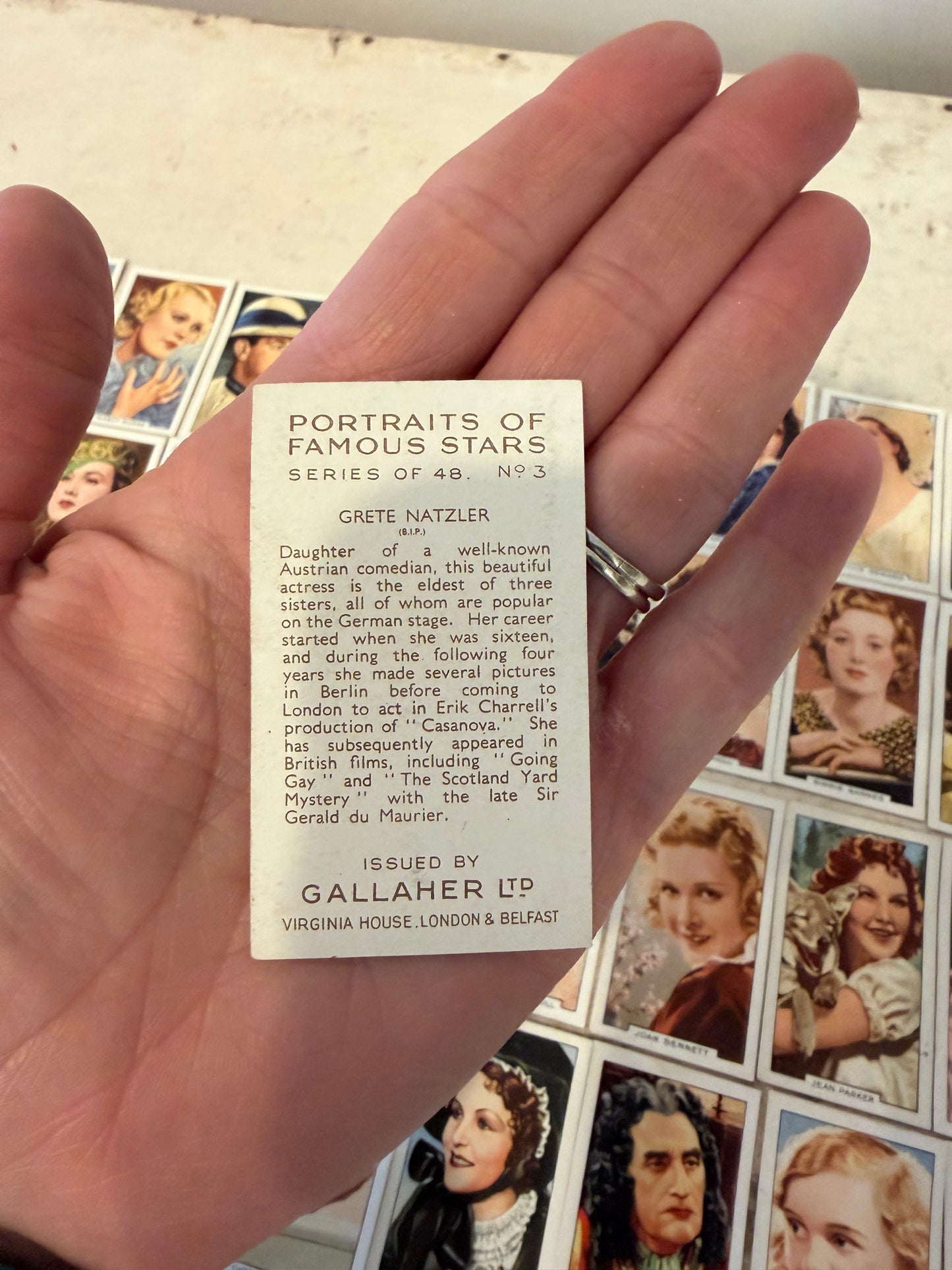 Gallaher My Favourite Part 48 Cards - Complete Set Virginia Hpuse London Cigarette Cards