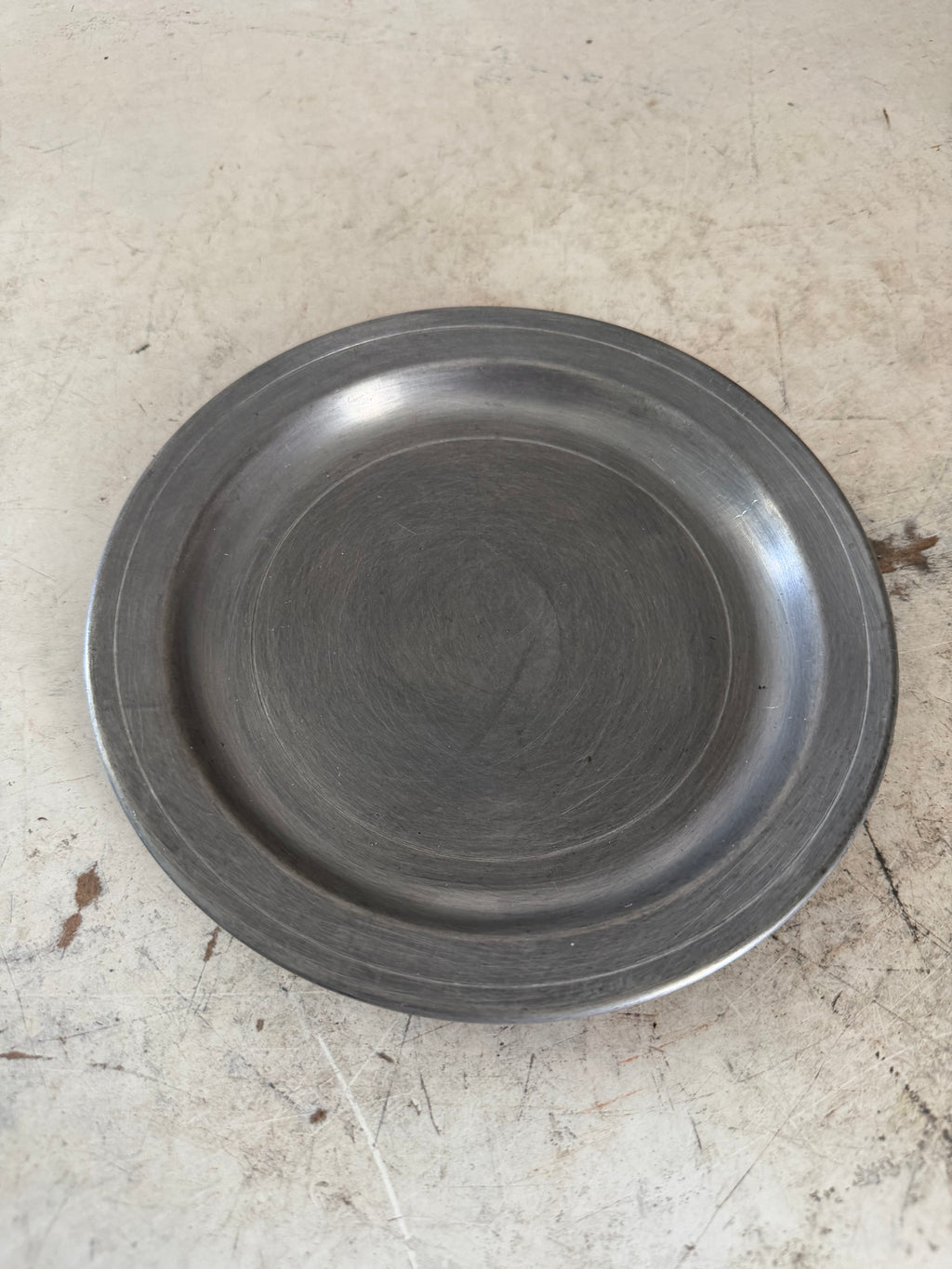 COLONIAL / PEWTER plate