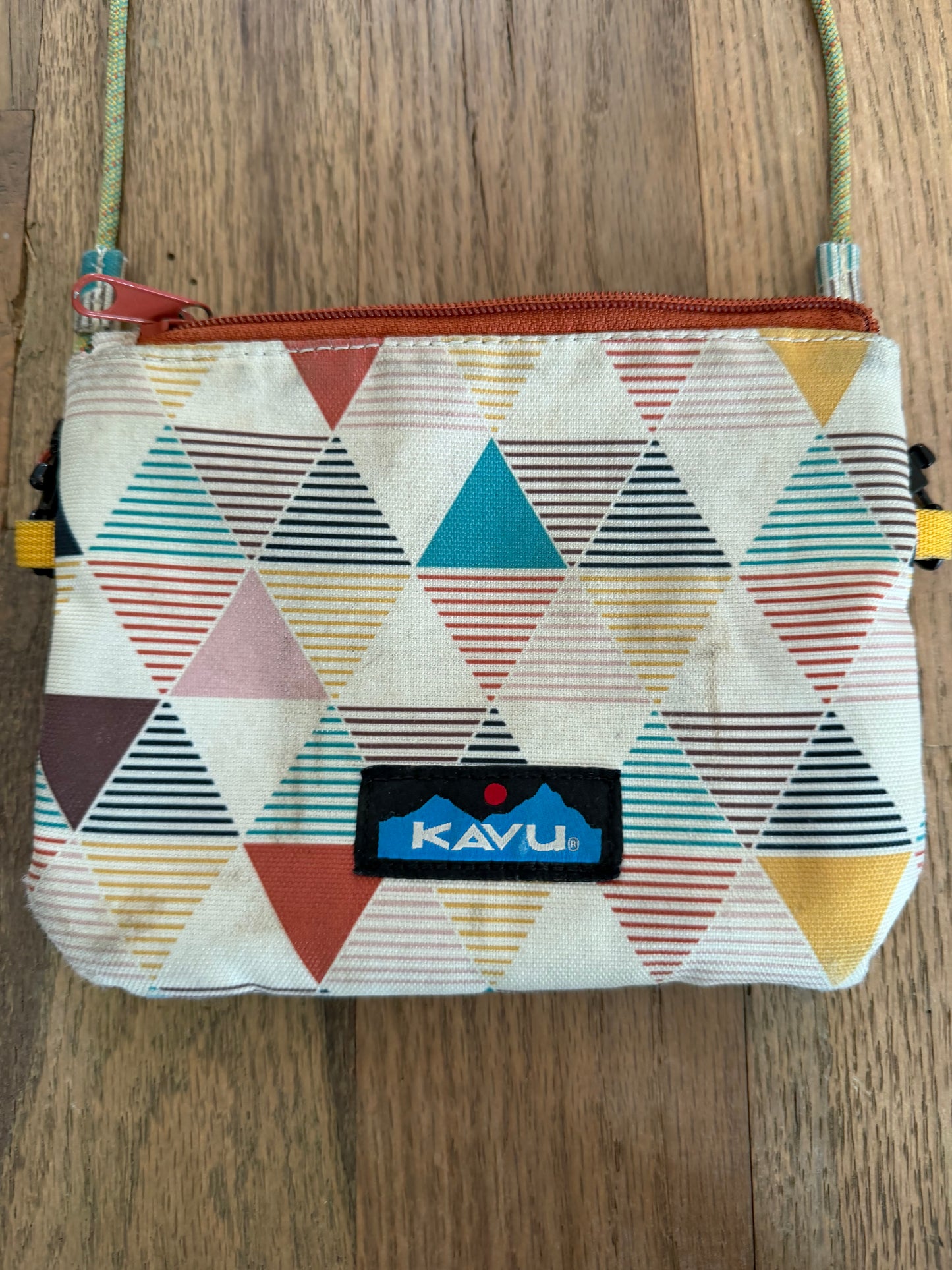 KAVU Renrose Crossbody Wallet