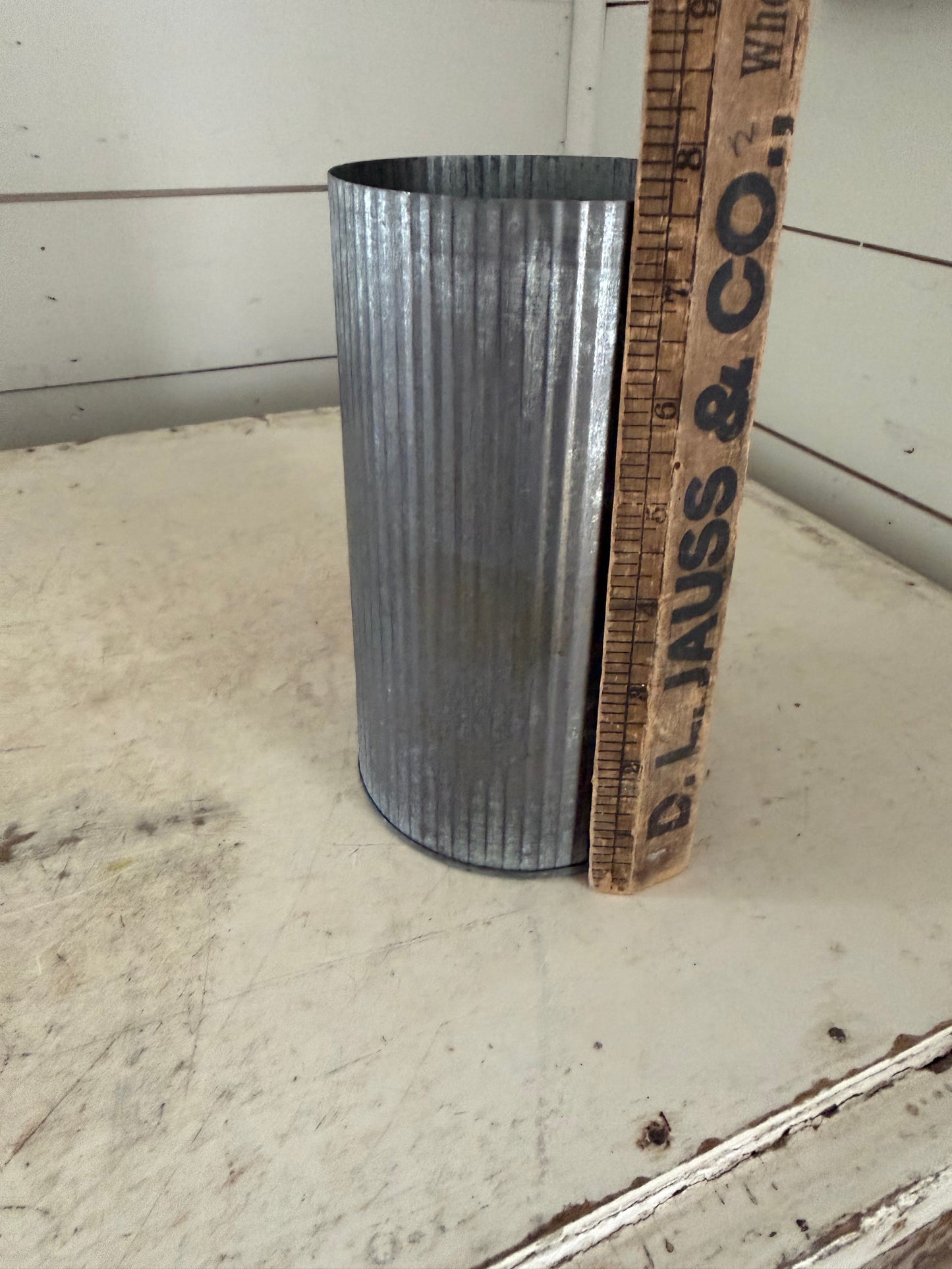 Vase Zinc Rusted Gray will get IOD transfer makeover