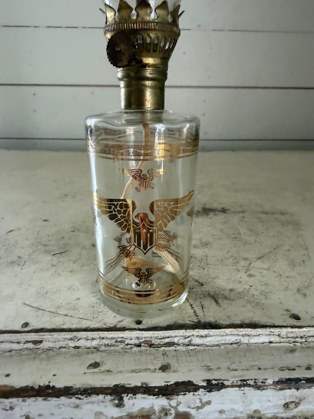 Vintage Oil Kerosene Lamp Lamplight Farms Gold American Eagle Glass Chimney 10"