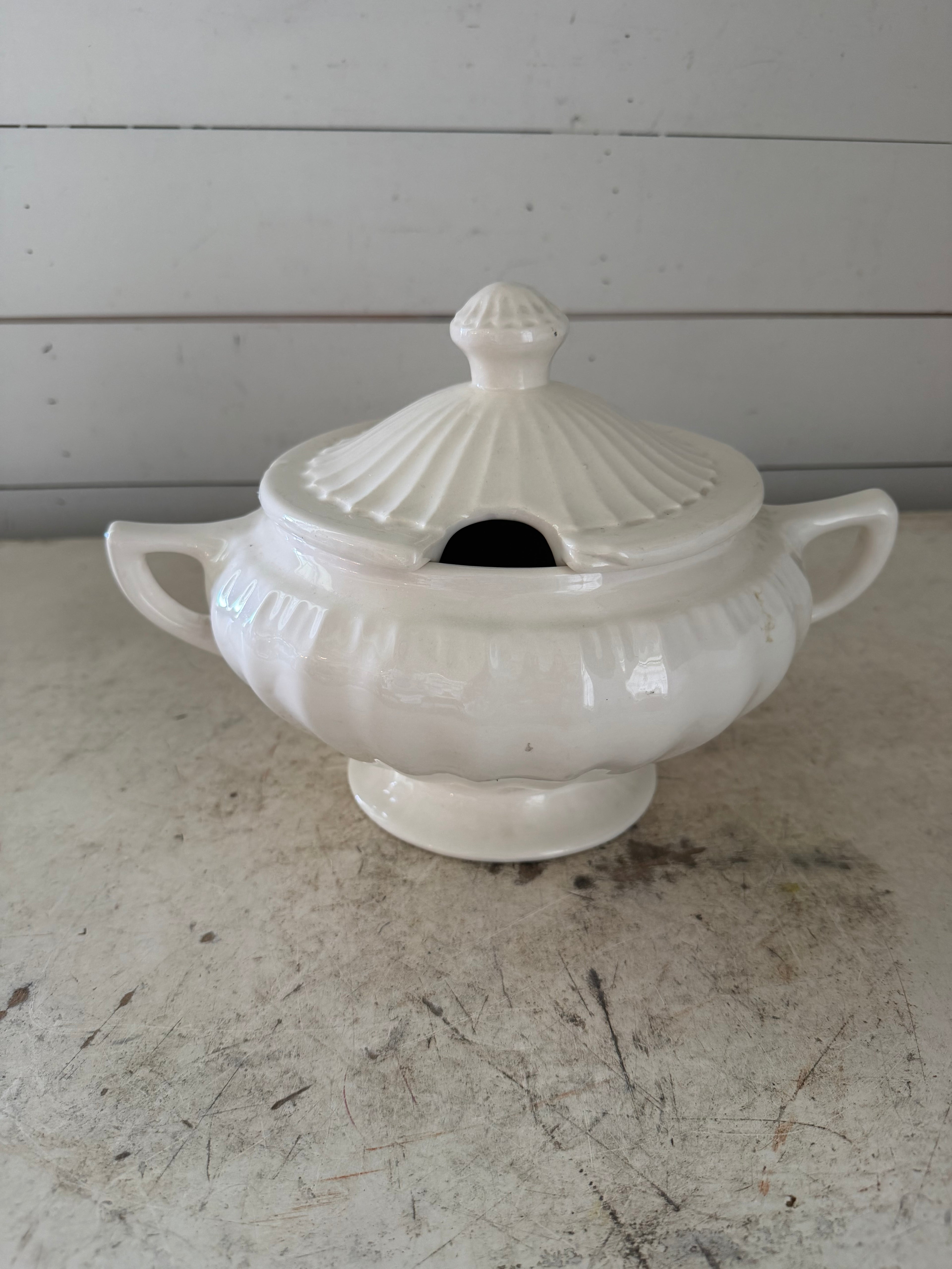 Vintage USA Pottery White Soup Tureen -missing spoon-