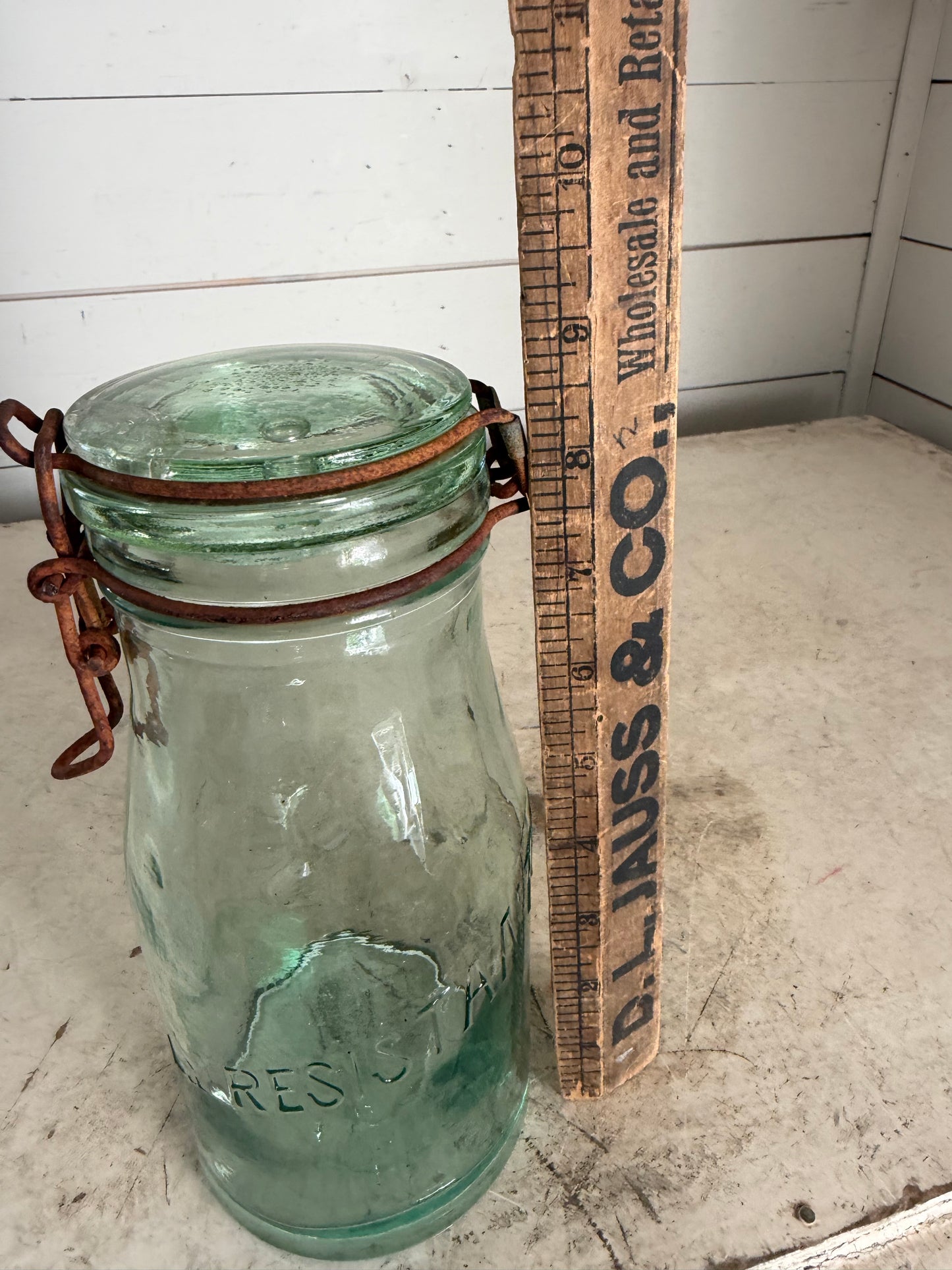 La Resisante French Canning Jar - has chiming lid as shown