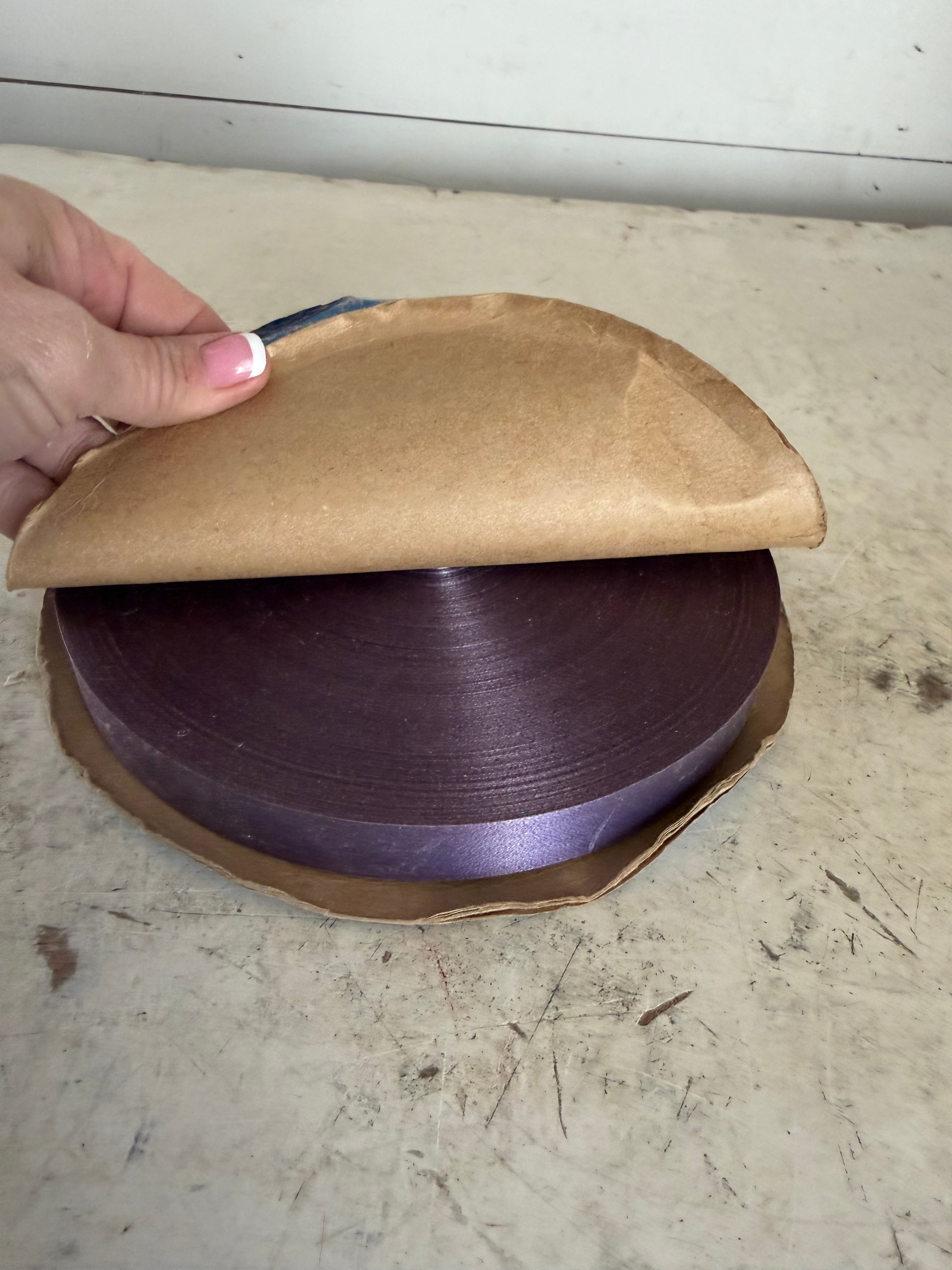 Vintage Lusteray purple ribbon indoor/outdoor