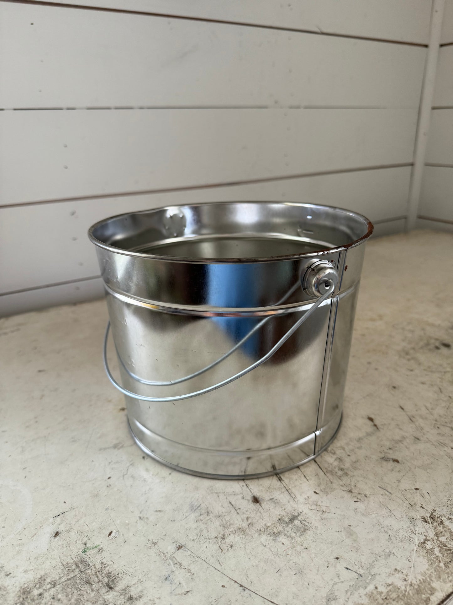 Paint bucket will get painted