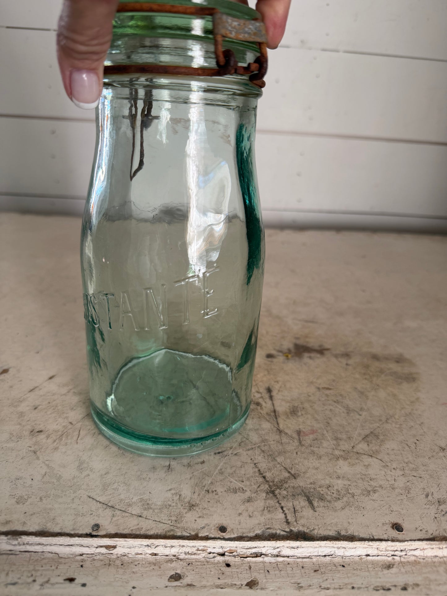 La Resisante French Canning Jar - has chiming lid as shown