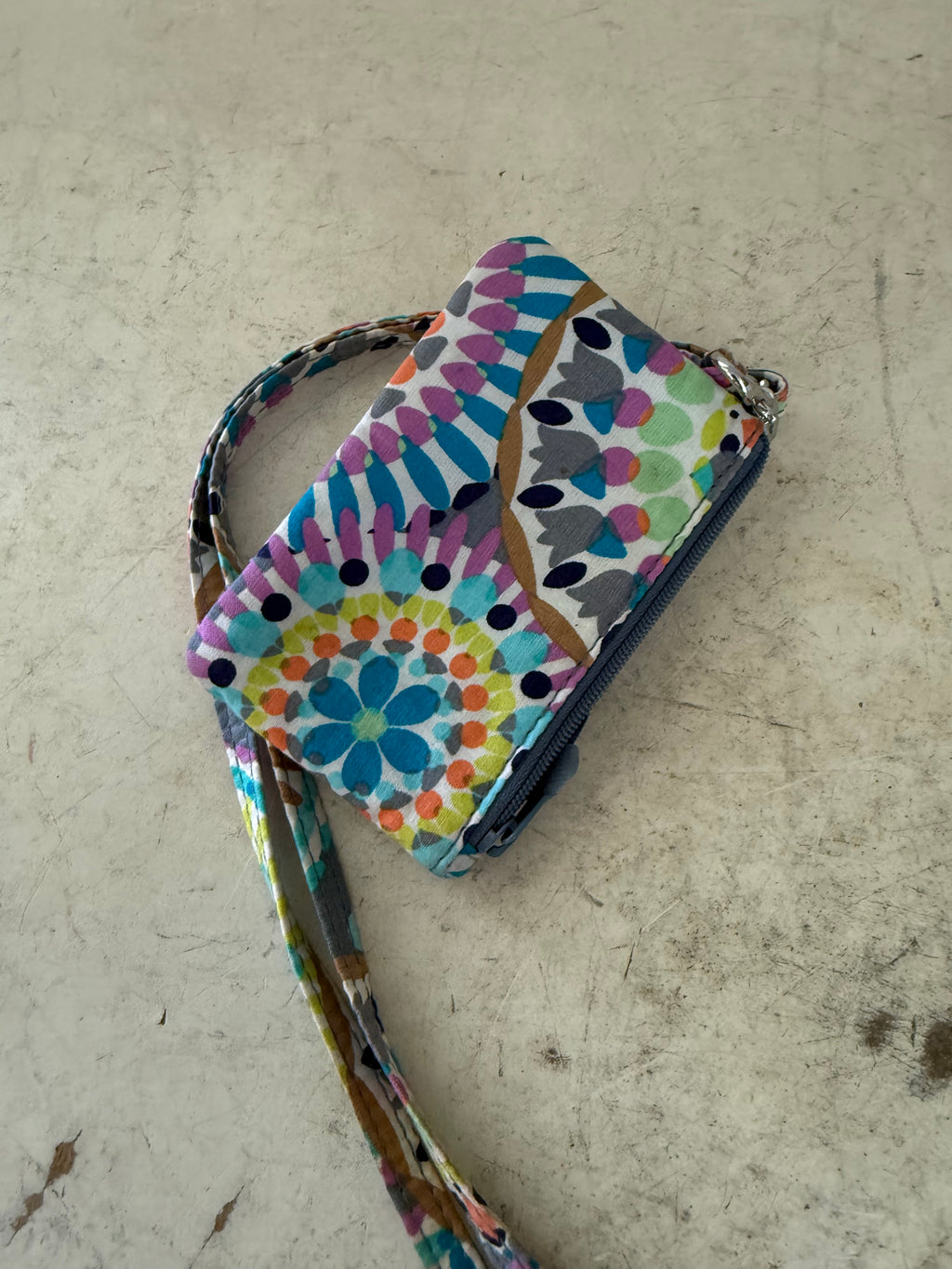 Vera Bradley™ Campus Sunny Medallion Key ring and ID Key Case