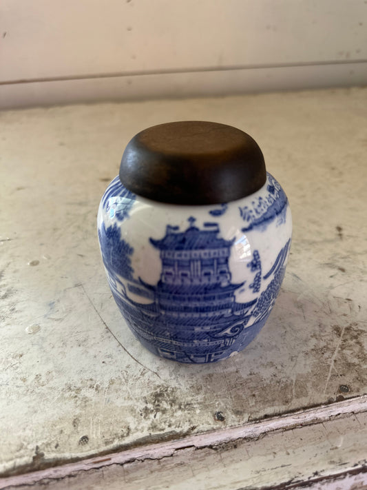 Ginger Jar with lid Antique Blue + White "Maling" Cetem Ware Willow Patterned Pot c.1908- 1920