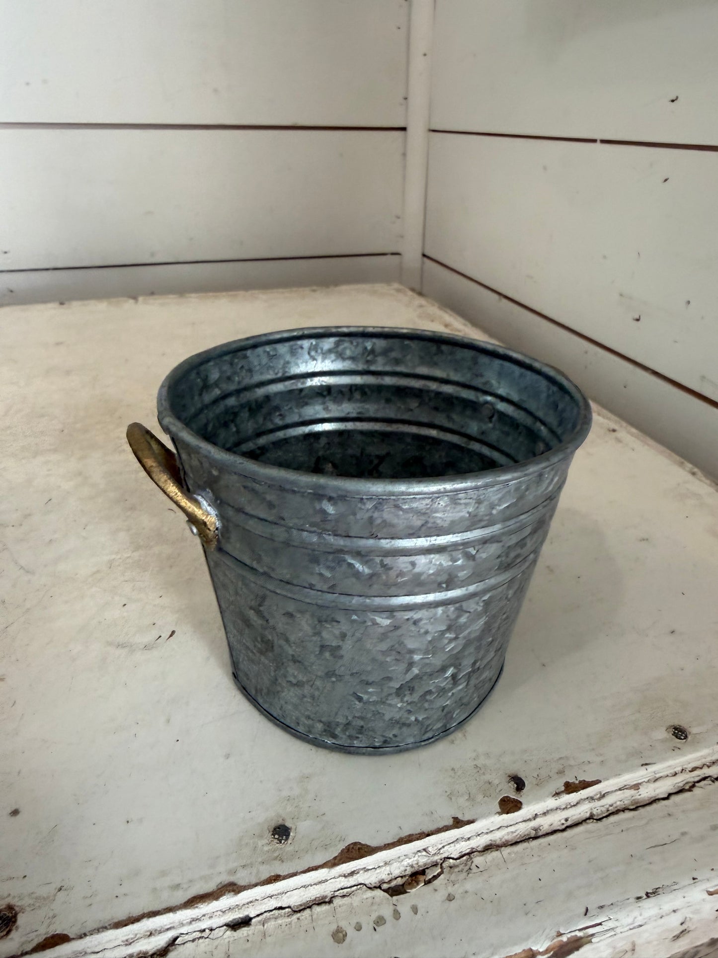 Small galvanized pot will get makeover