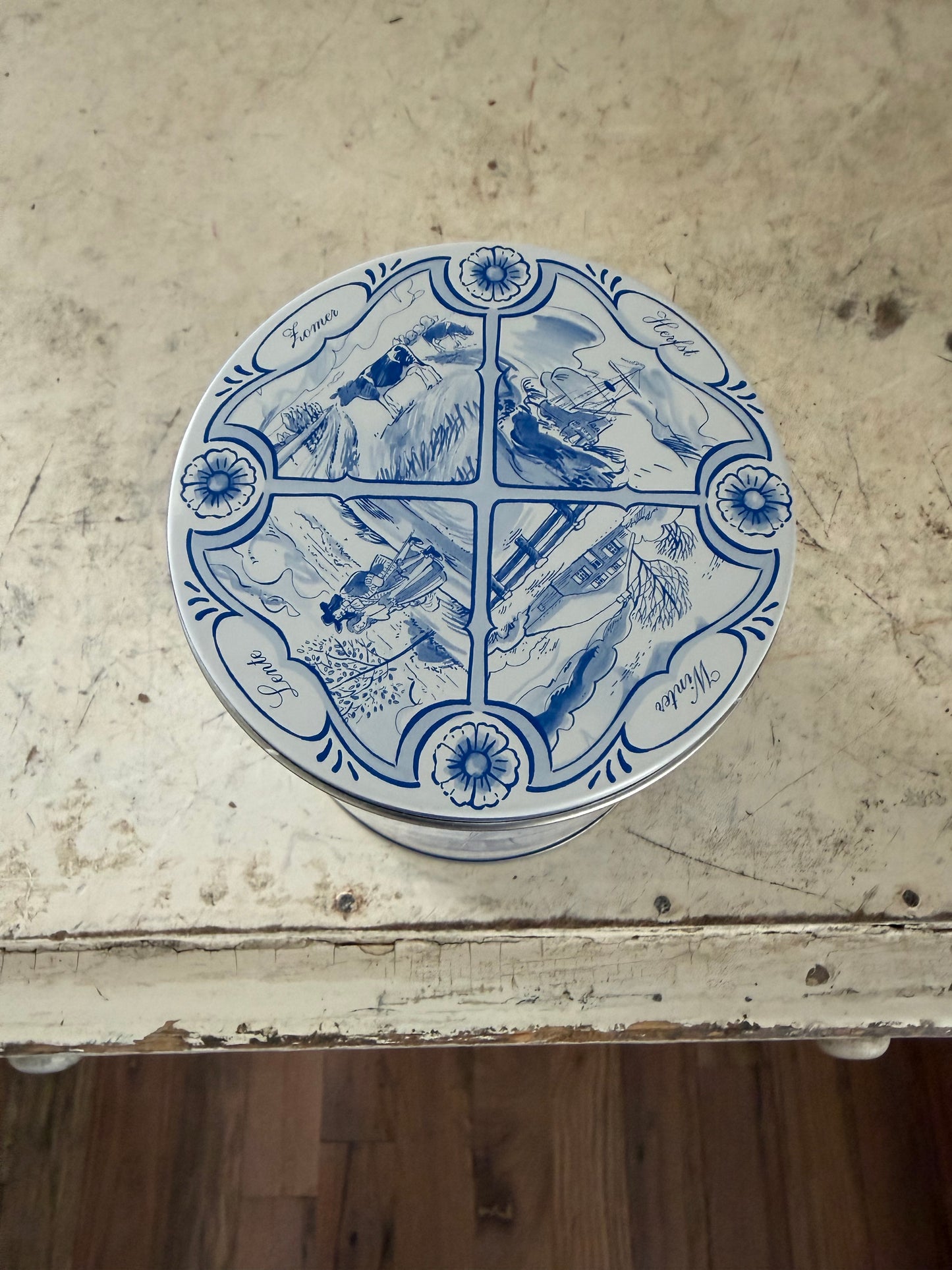 Holland Delft Blue Windmill Tin