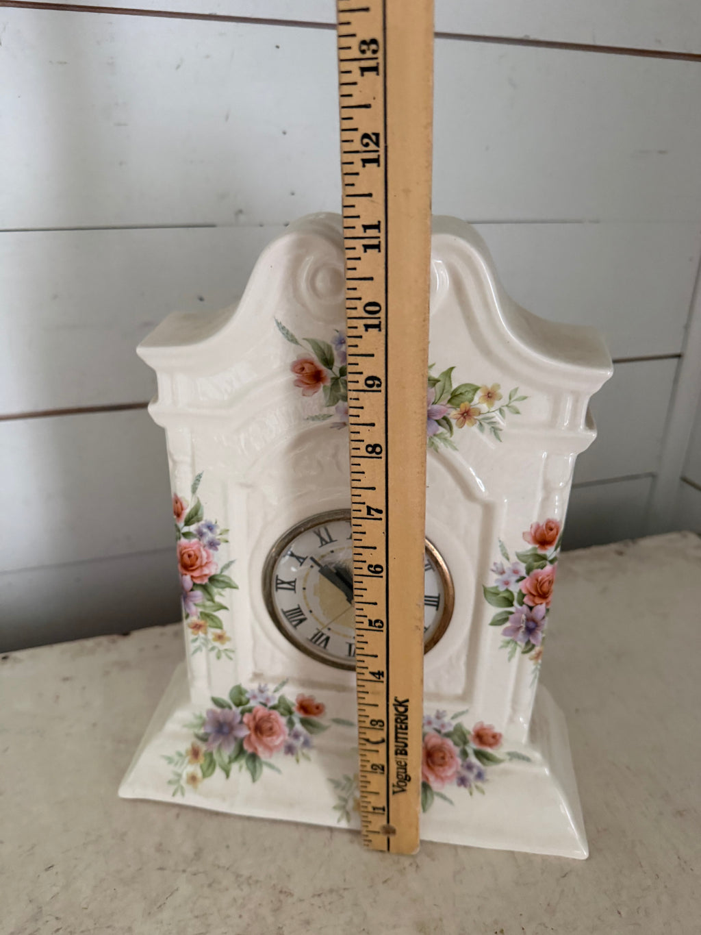 Vintage floral clock